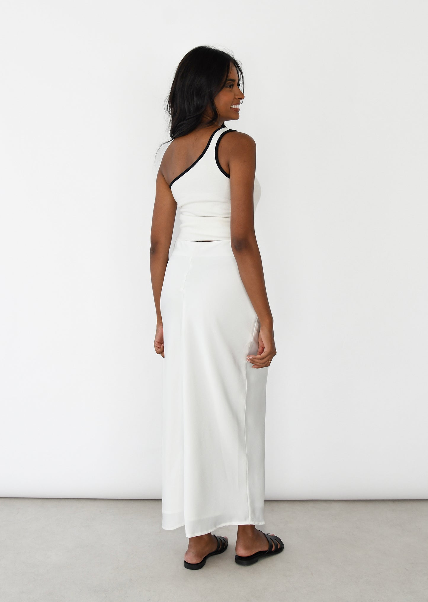 Falda larga de satén