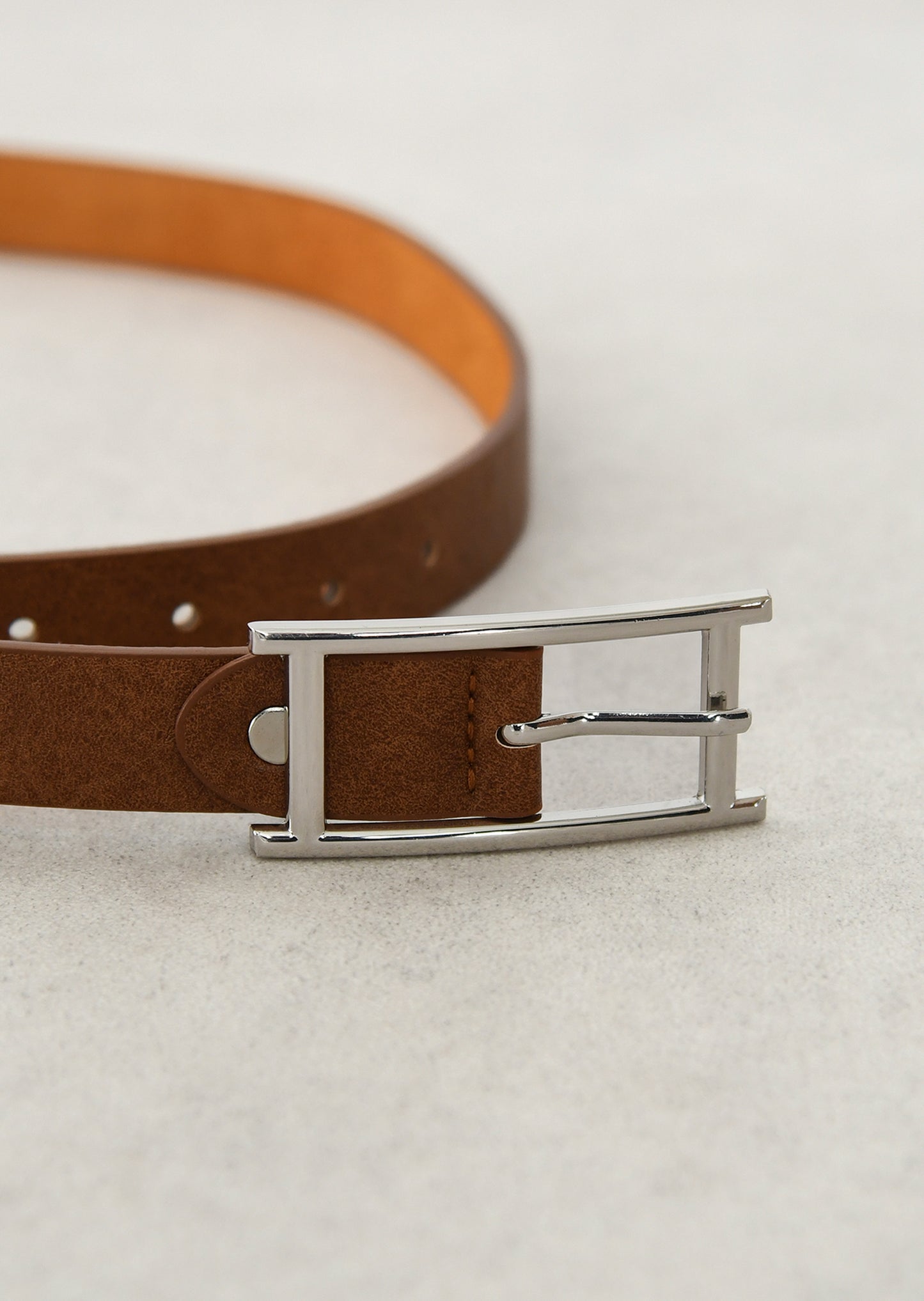 Cinturón con hebilla plata