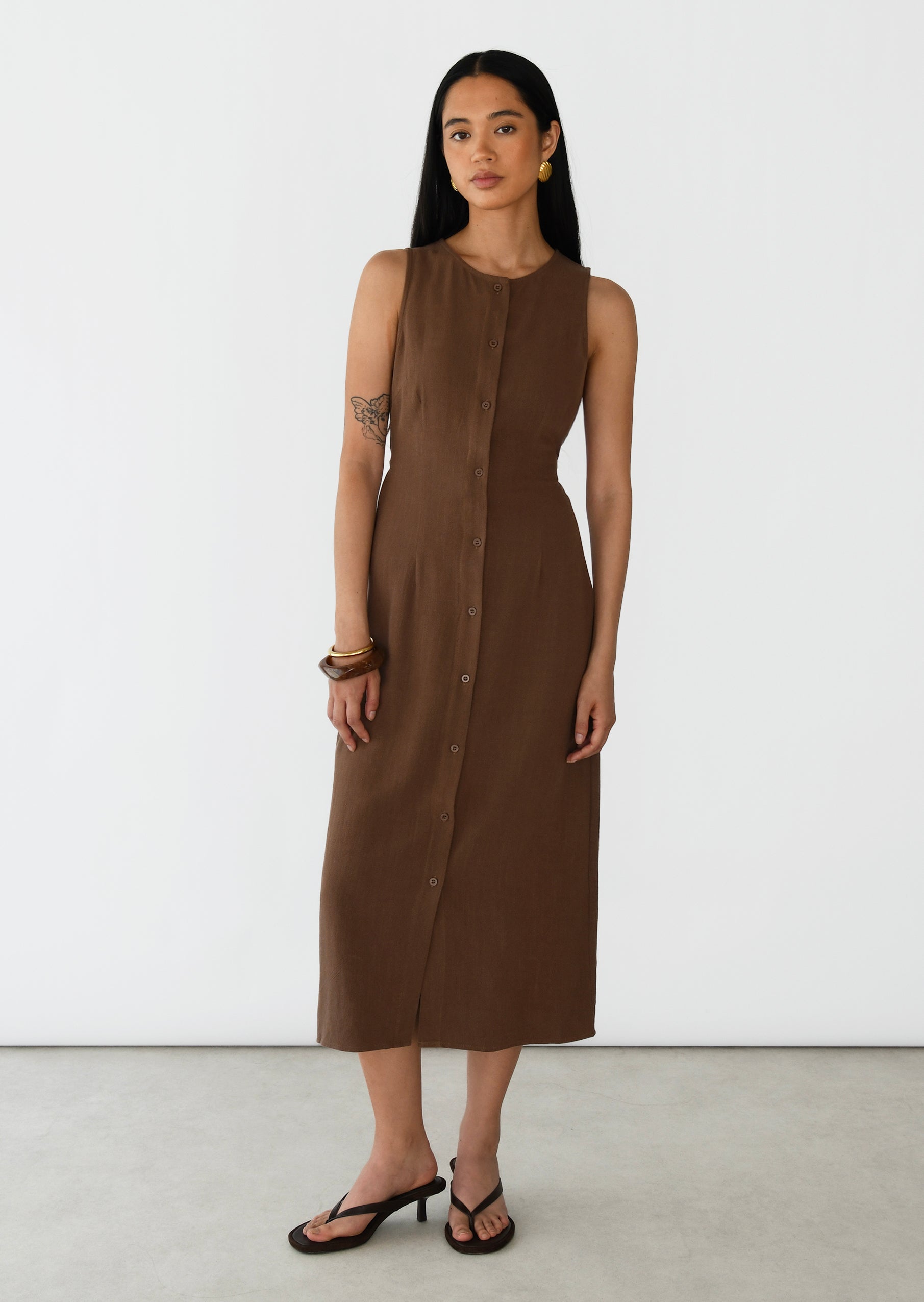 Buttoned linen dress Outfitbook.fr Buttoned linen dress Outfitbook.fr