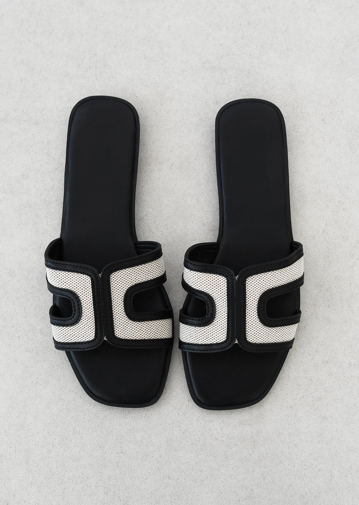 Sandales plates tissu