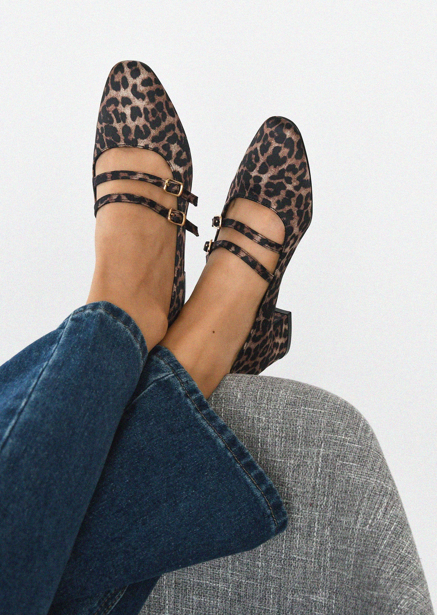 Heeled ballerinas with straps