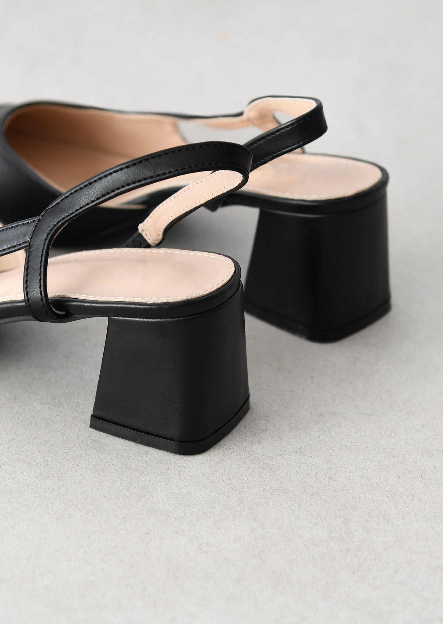 Heeled ballerinas