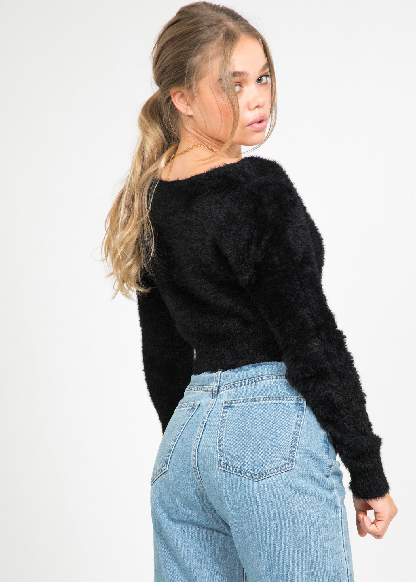 Fluffy cropped cardigan in black