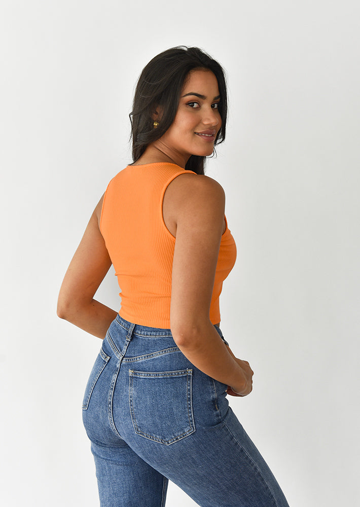 Débardeur orange côtelé col V
