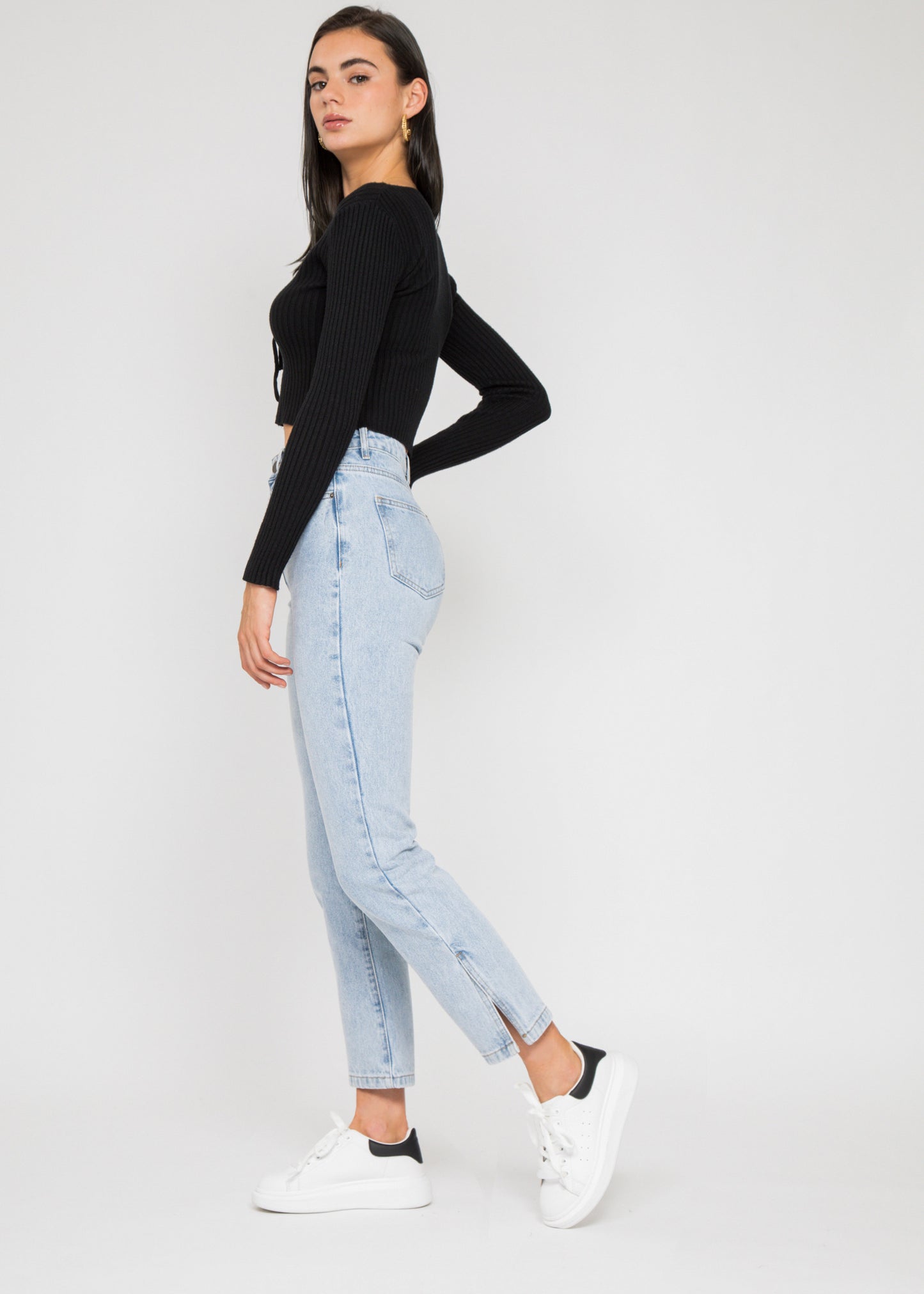 Jean bleu clair fendu