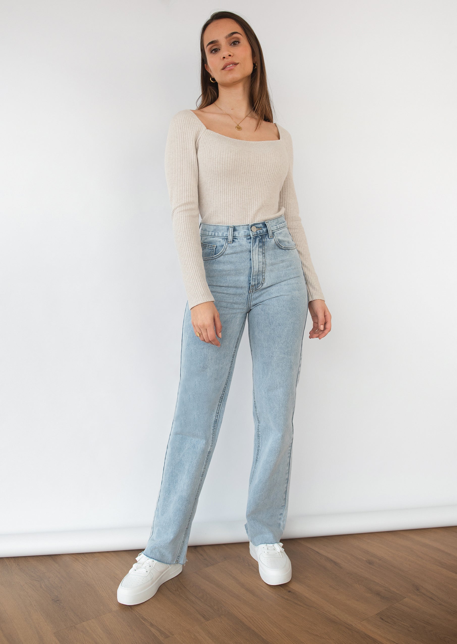 Straight leg jeans with raw hem in light blue - Main Image