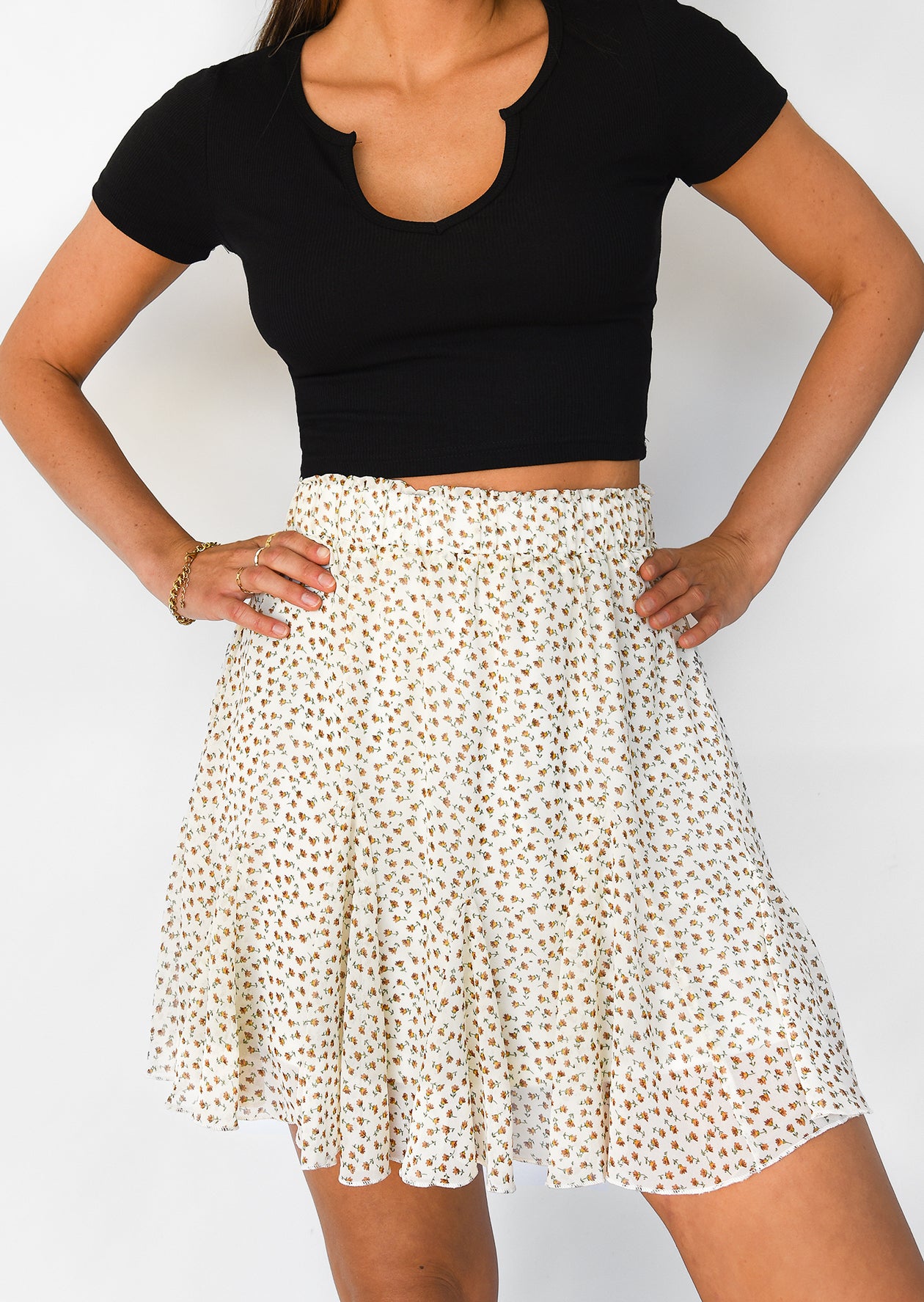 Jupe fleurie à volants beige