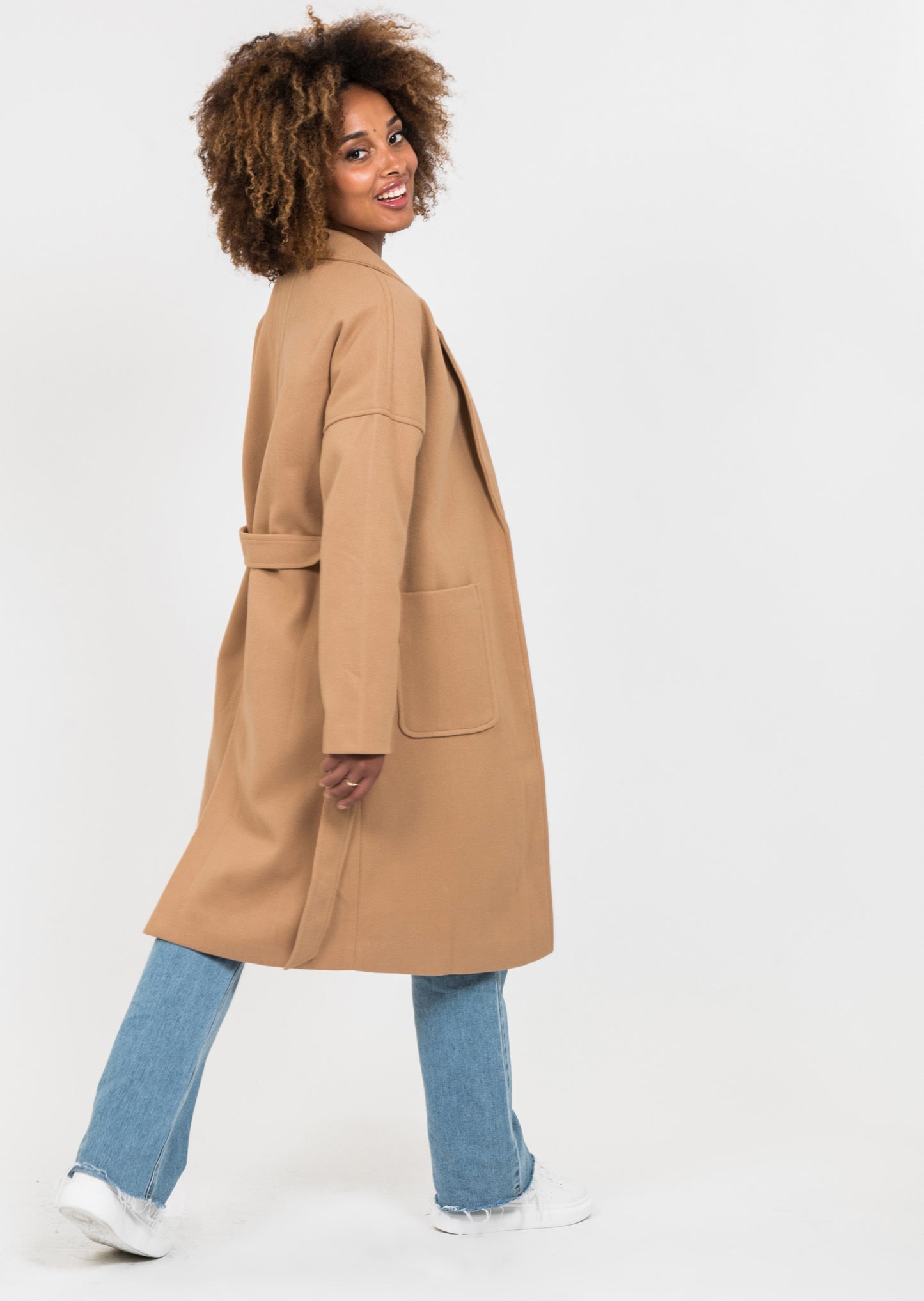 Manteau long camel avec ceinture à nouer