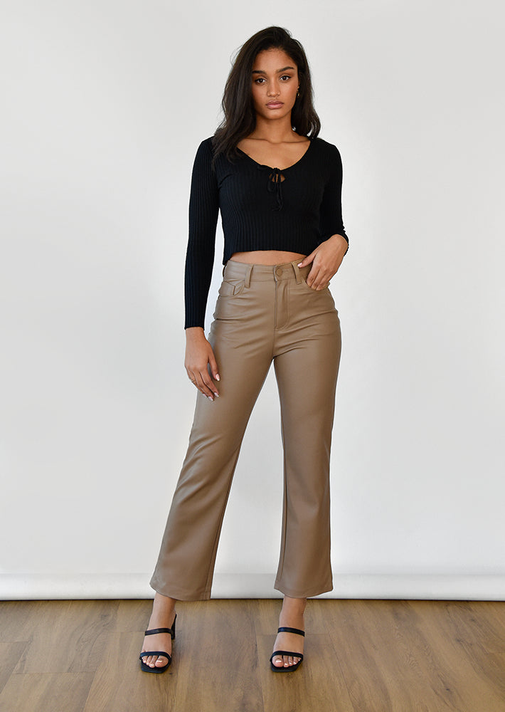 Leather look straight leg trousers in beige – - Main Image