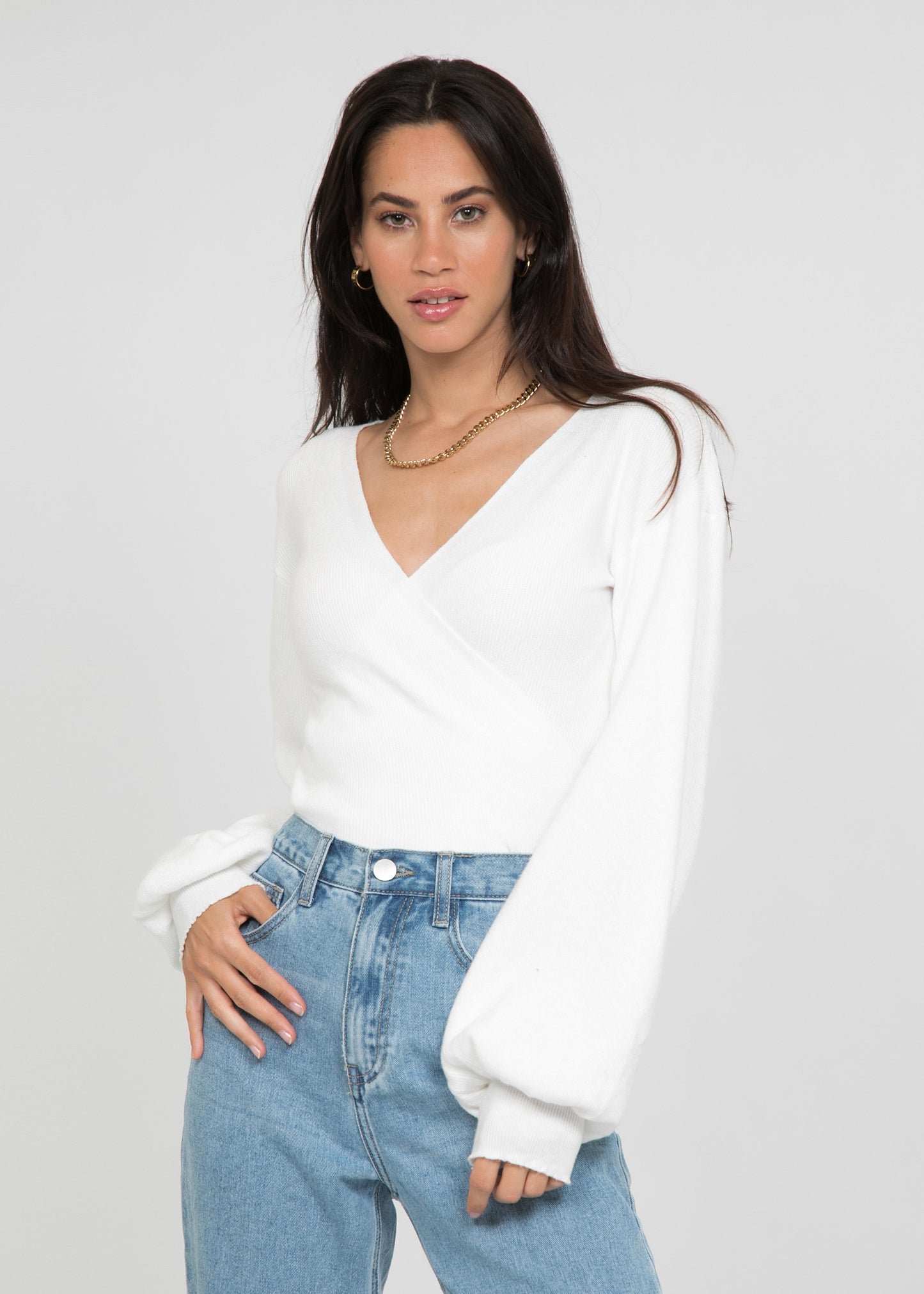 Pull cache coeur à manches ballons blanc