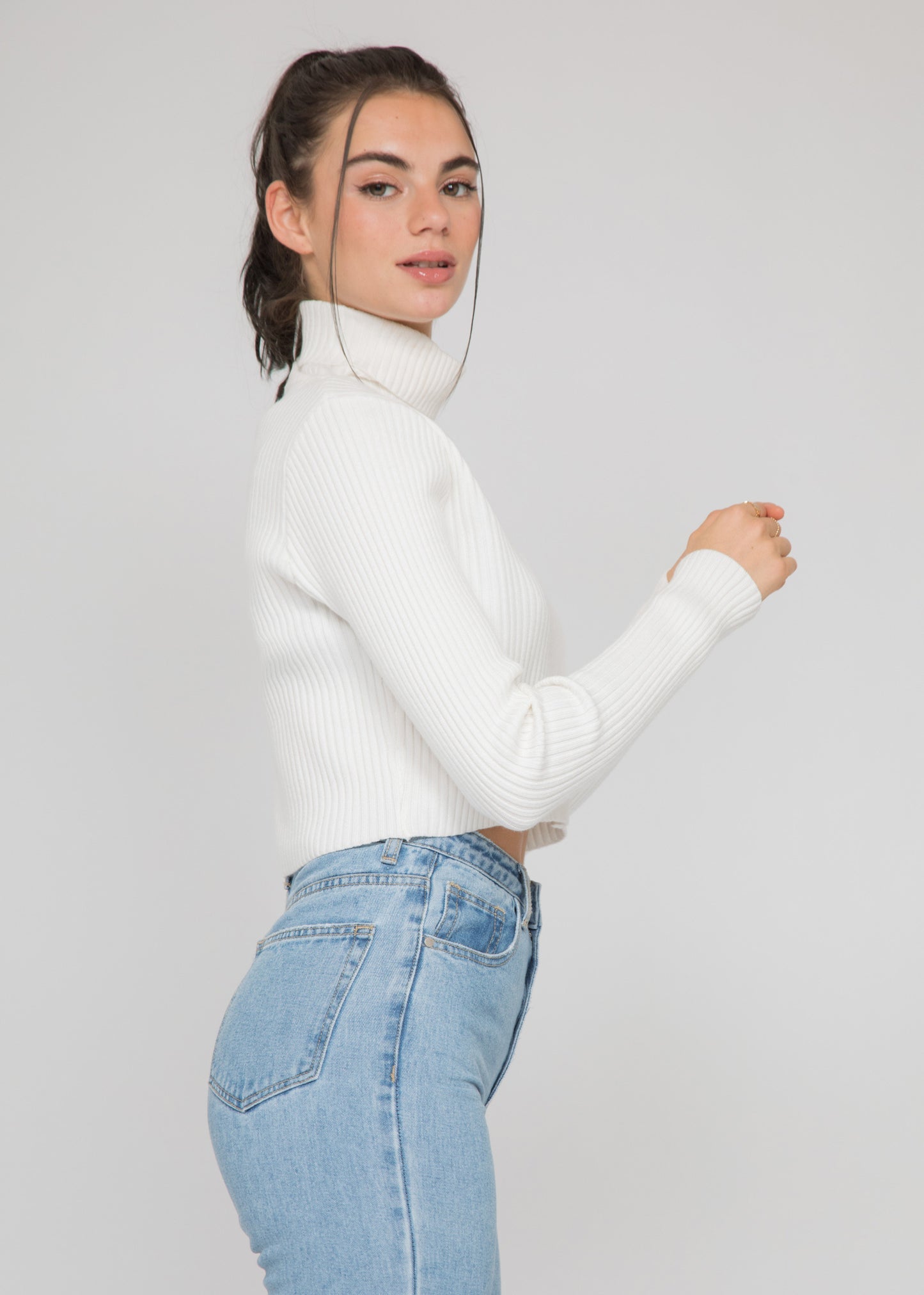 Pull col roulé côtelé blanc