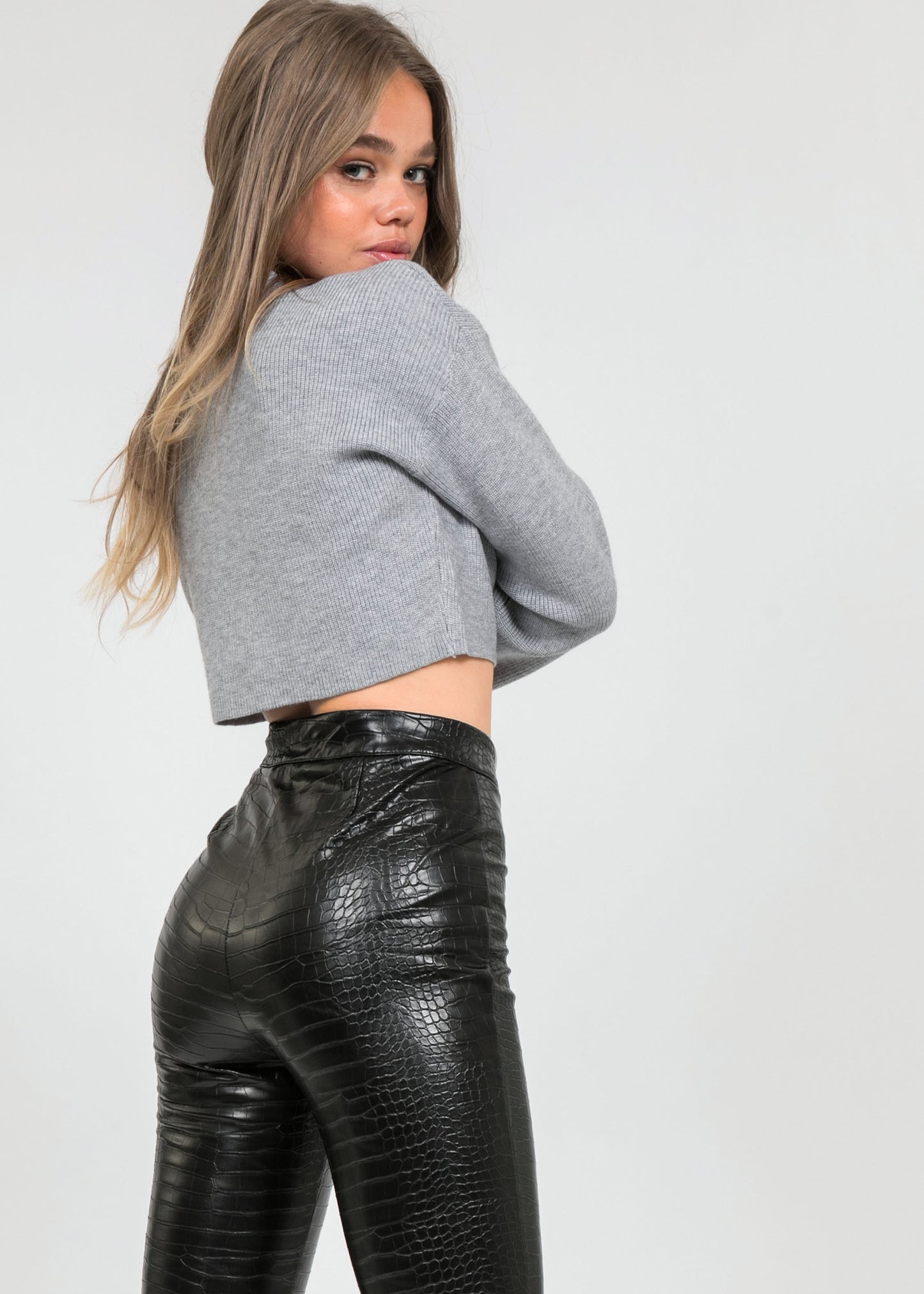 Cropped ribbed jumper in grey