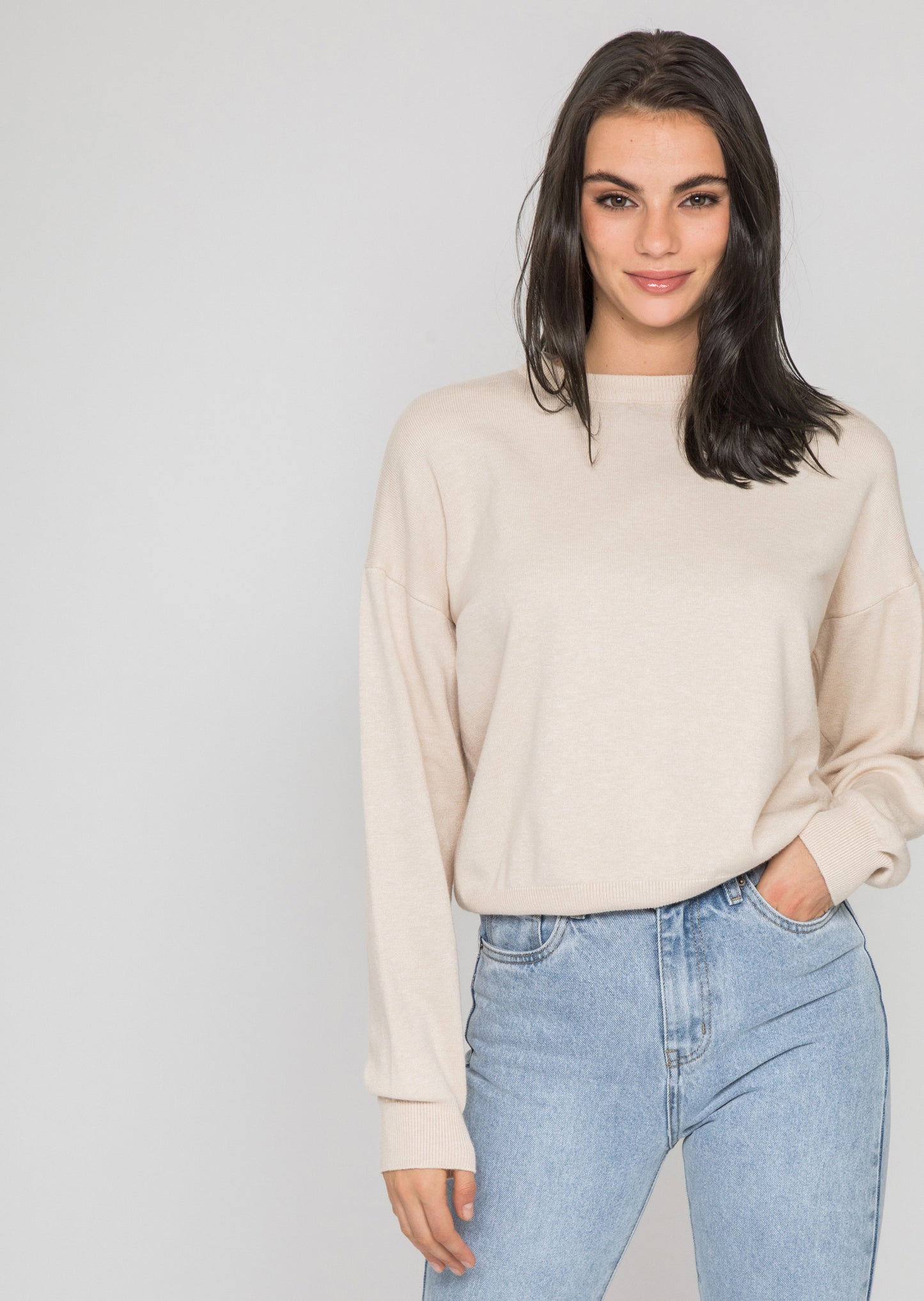 Pull oversize col rond en maille beige