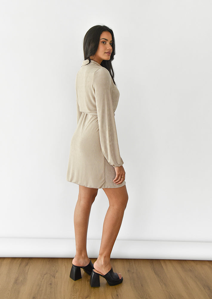 Vestido fluido cruzado