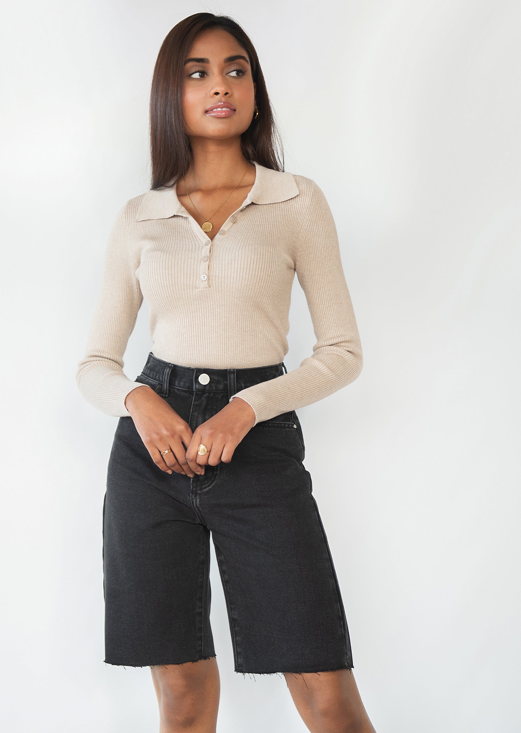 Pantalones cortos vaqueros largos en negro - Main Image