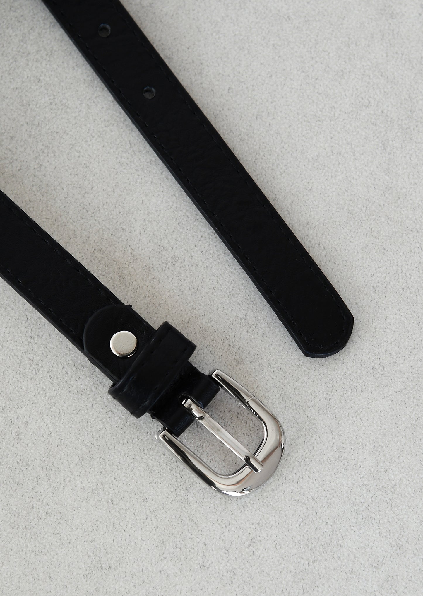 Buckle skinny belt