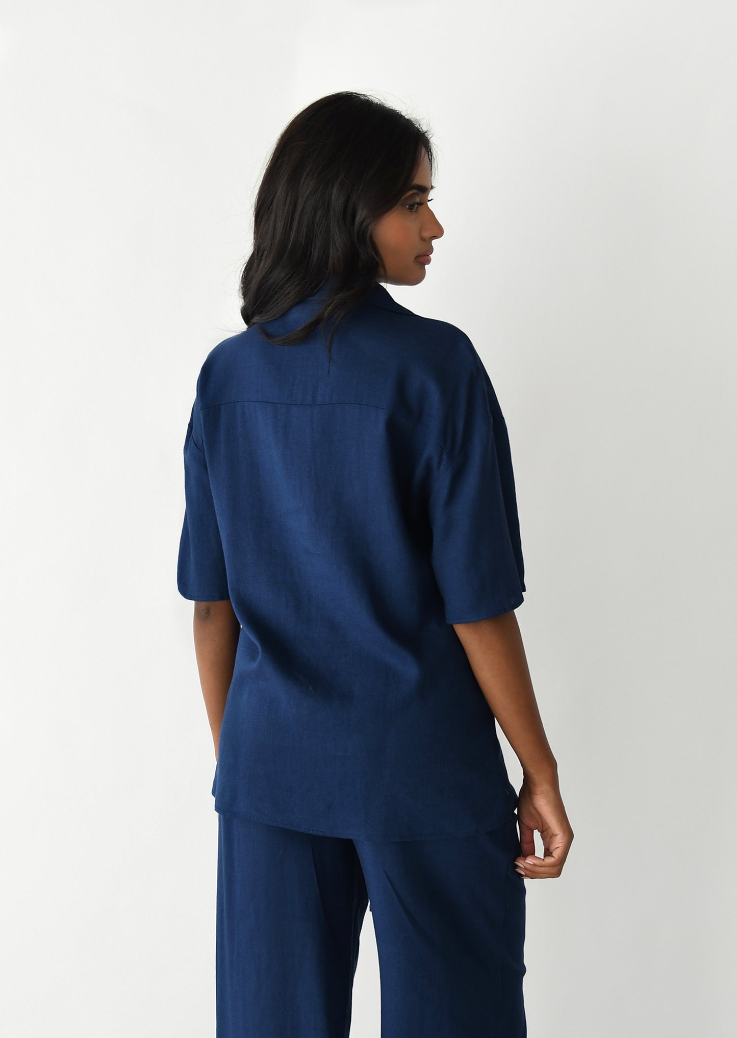 Camisa de lino manga corta azul marino