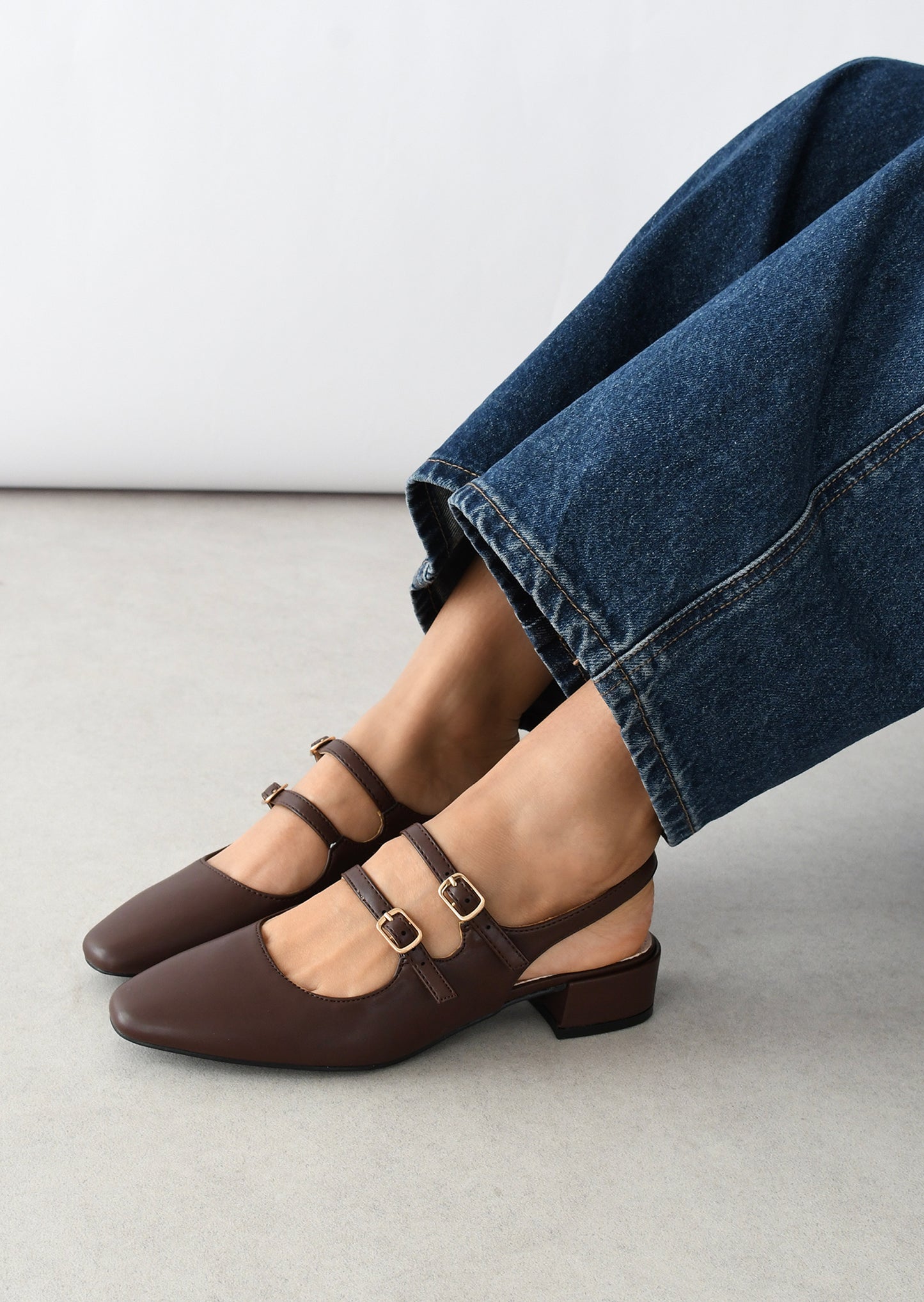 Heeled ballerinas with straps