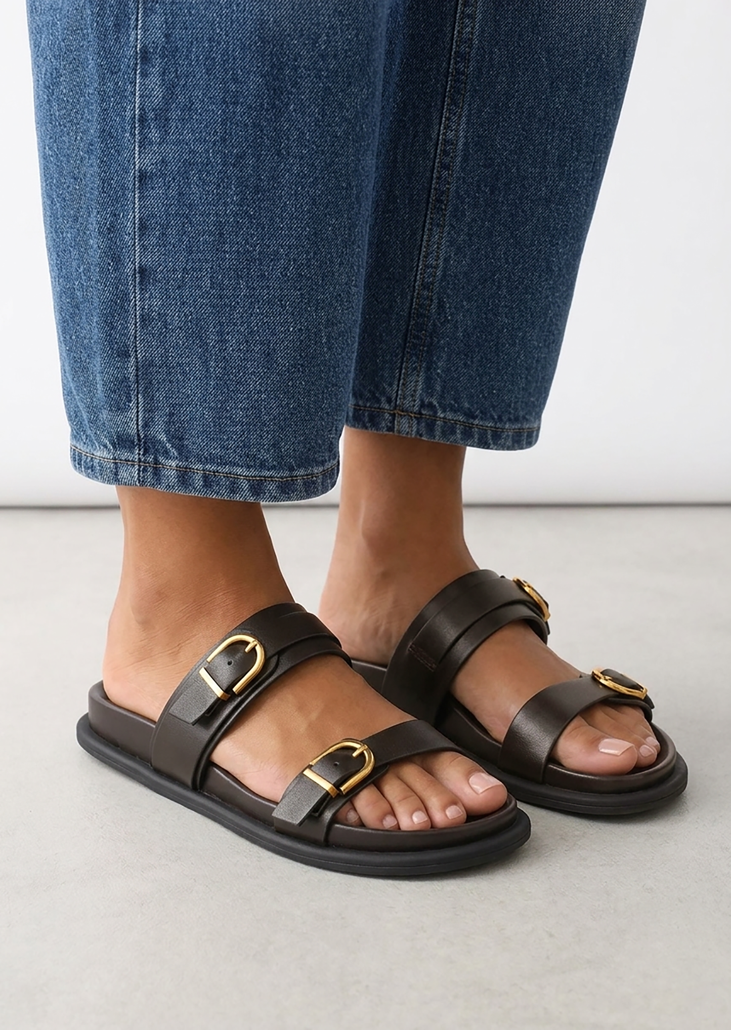 Double-buckle sandals 