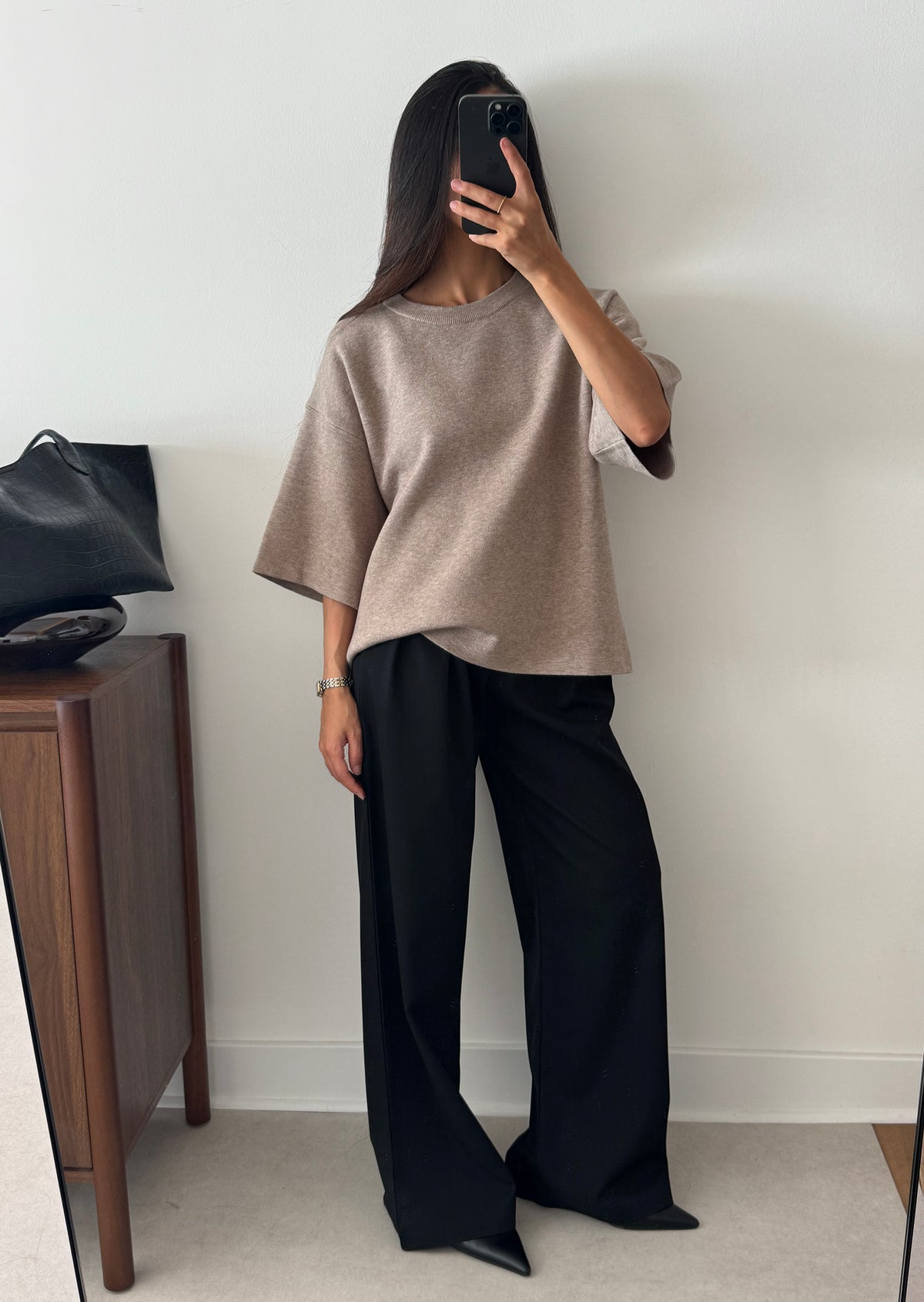 Short-sleeve sweater