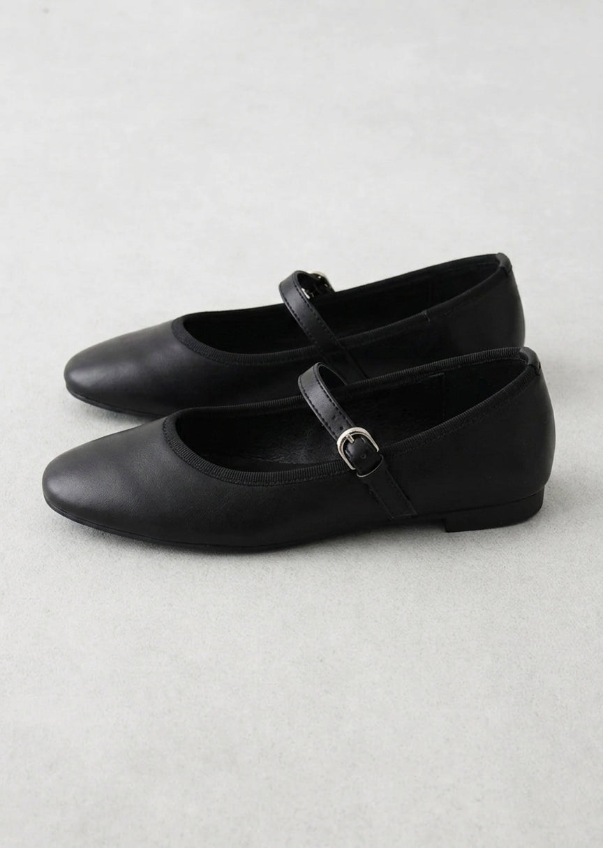 Strap detail ballerinas
