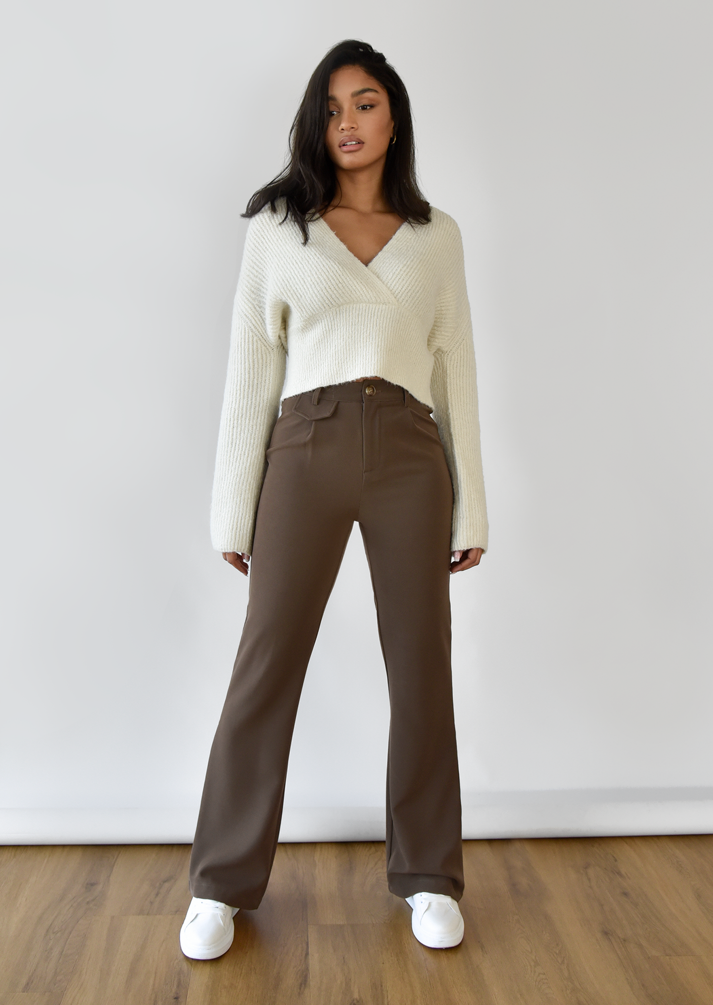 Flare trousers in brown