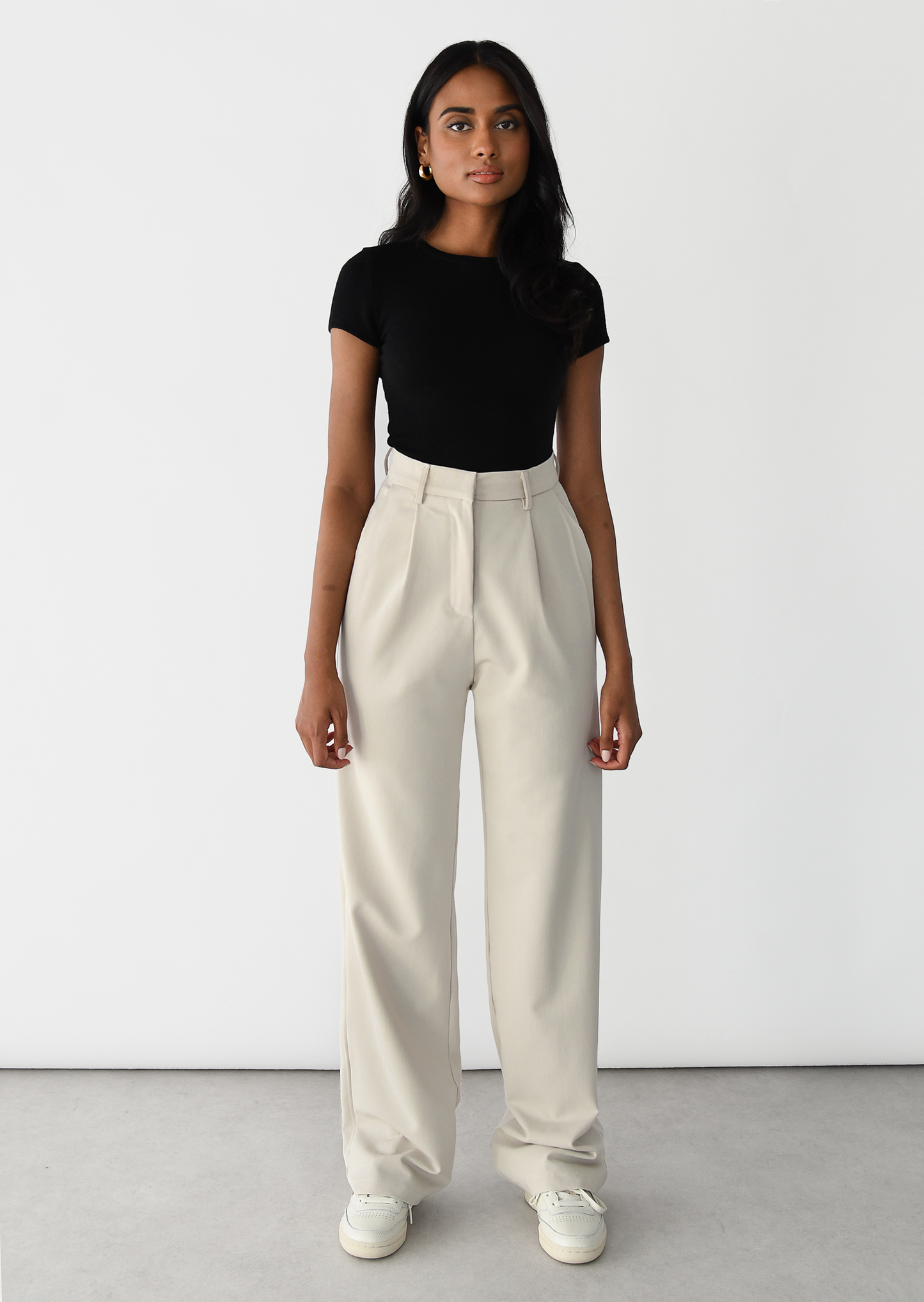 Pleated straight trousers