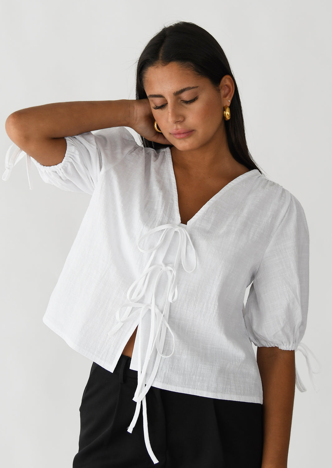 Puff sleeve tie blouse 