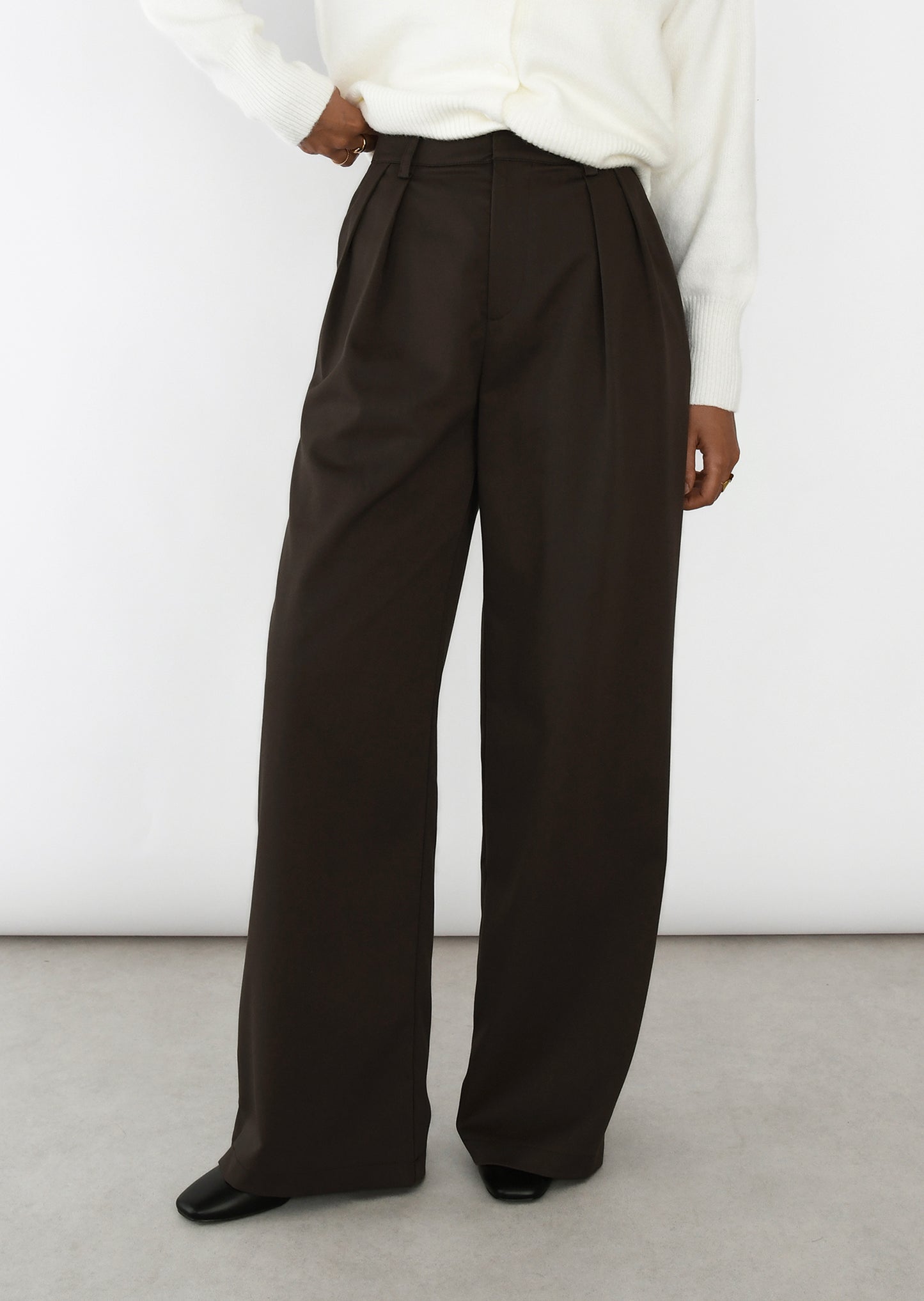 Wideleg pleated pants