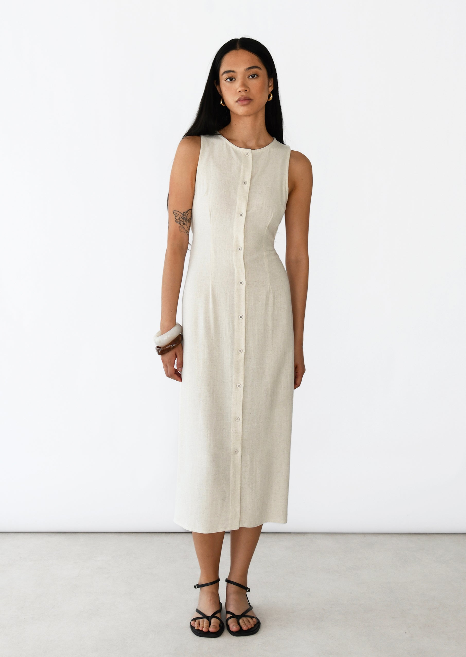 Buttoned linen dress Outfitbook.fr Buttoned linen dress Outfitbook.fr