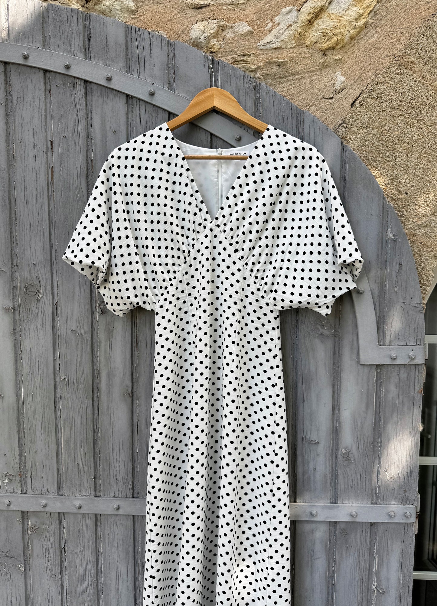  Puff-sleeves polka-dot maxi dress 