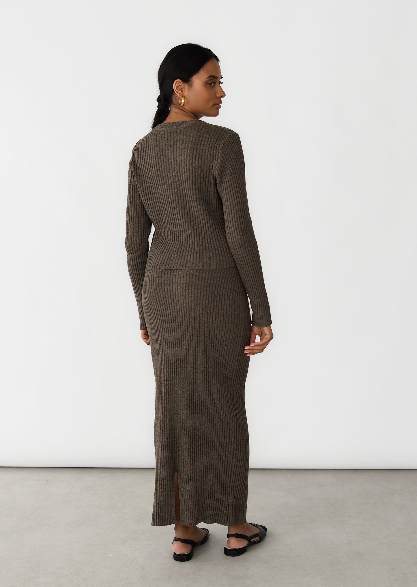 Ribbed round-neck sweater 