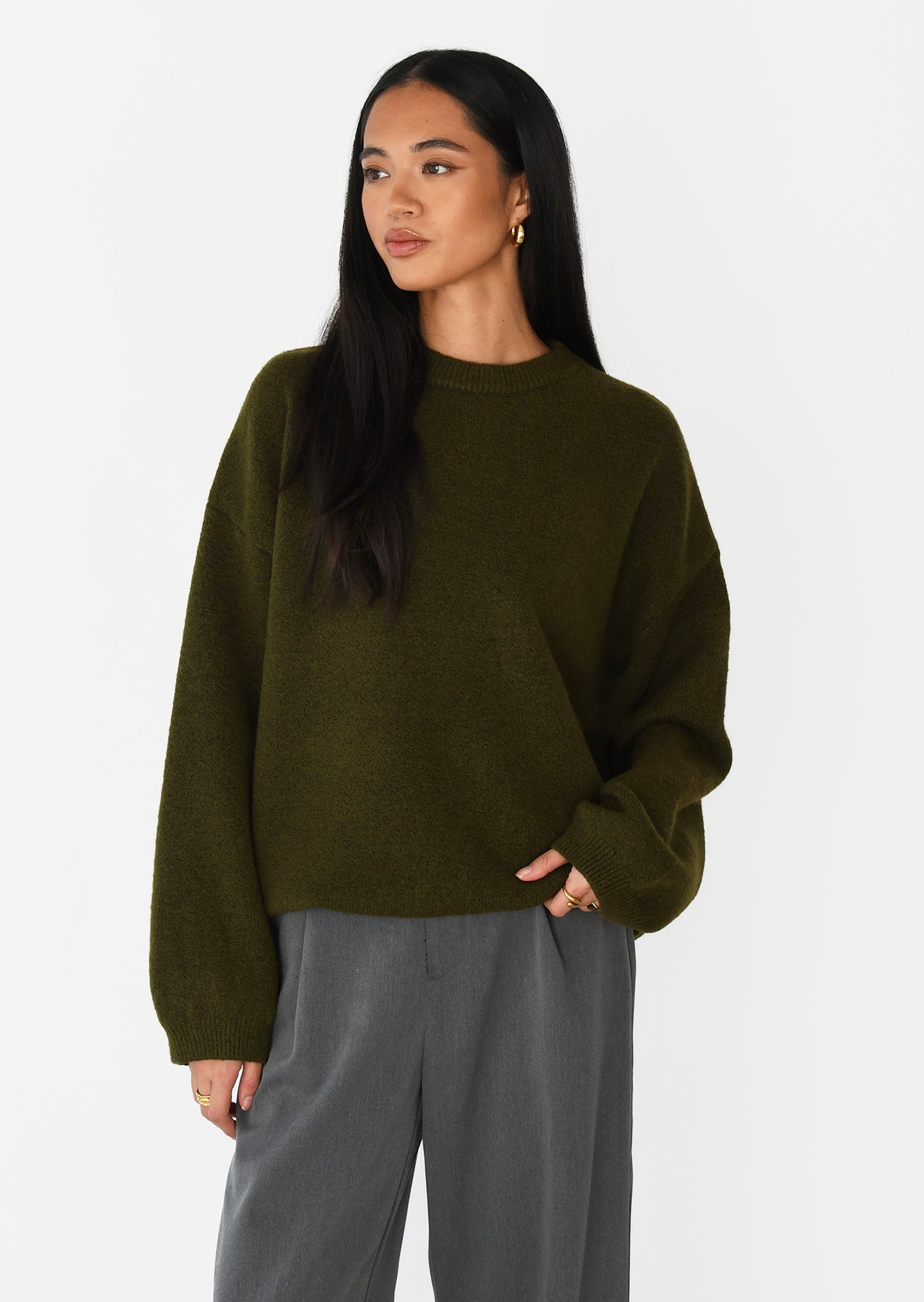 Oversized round-neck knit sweater 