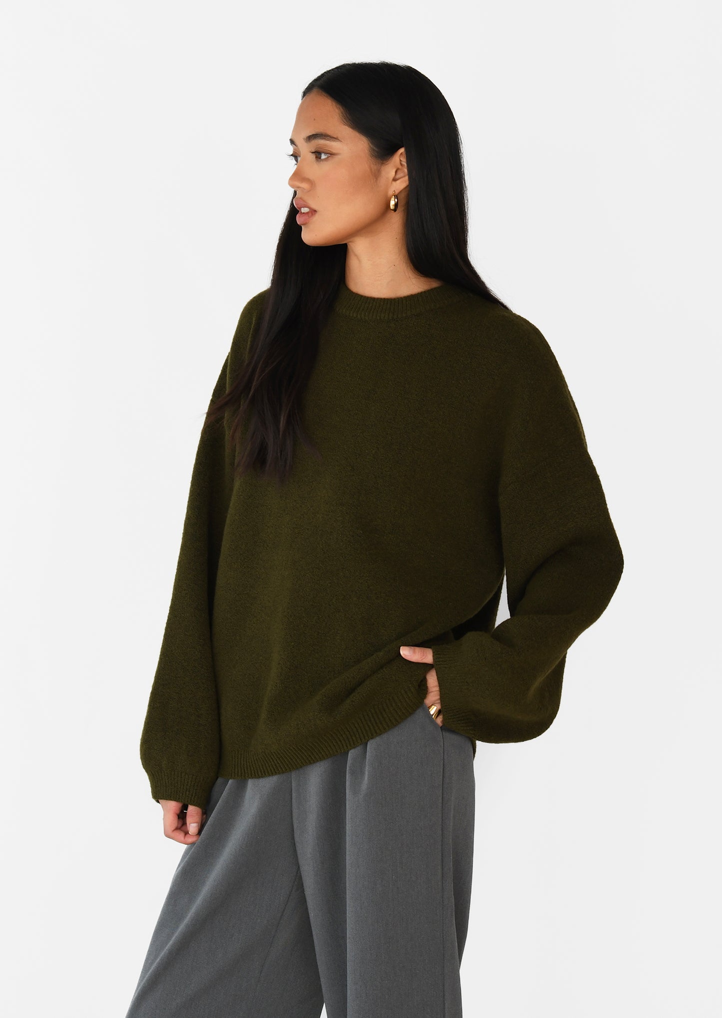 Oversized round-neck knit sweater 