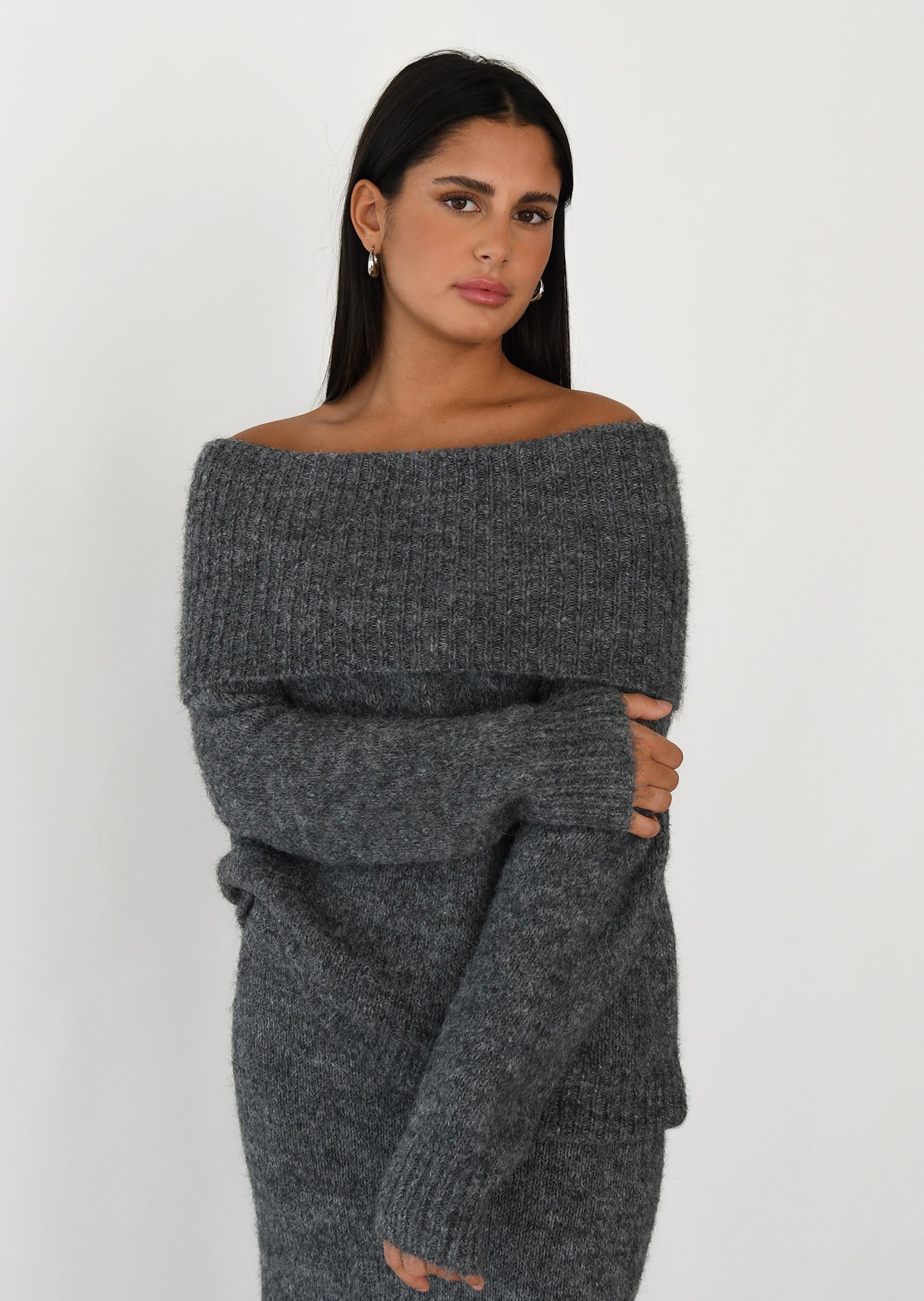 Off-the-shoulder knitted sweater