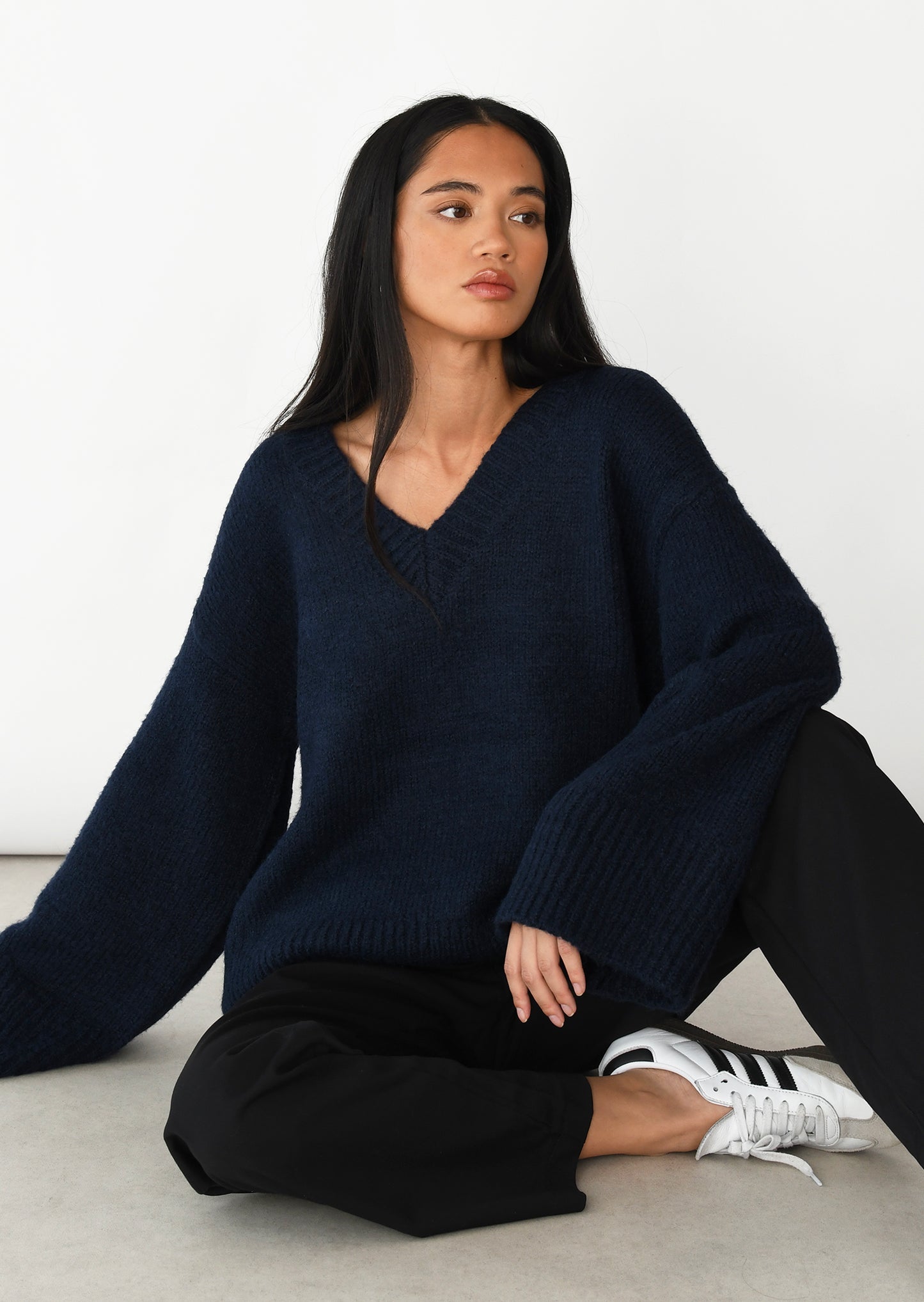 Oversized V-neck knit sweater 