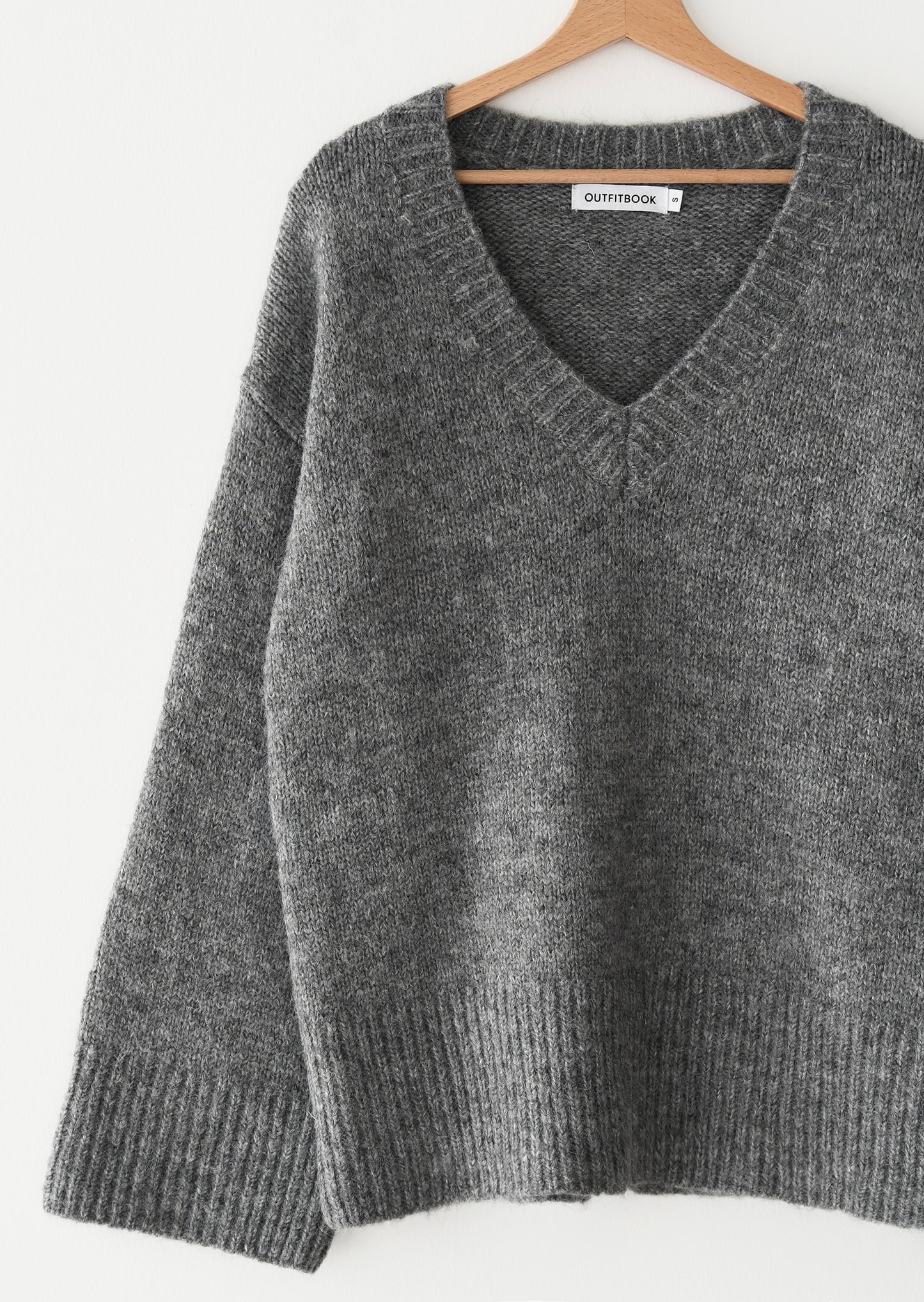 Oversized V-neck knit sweater 