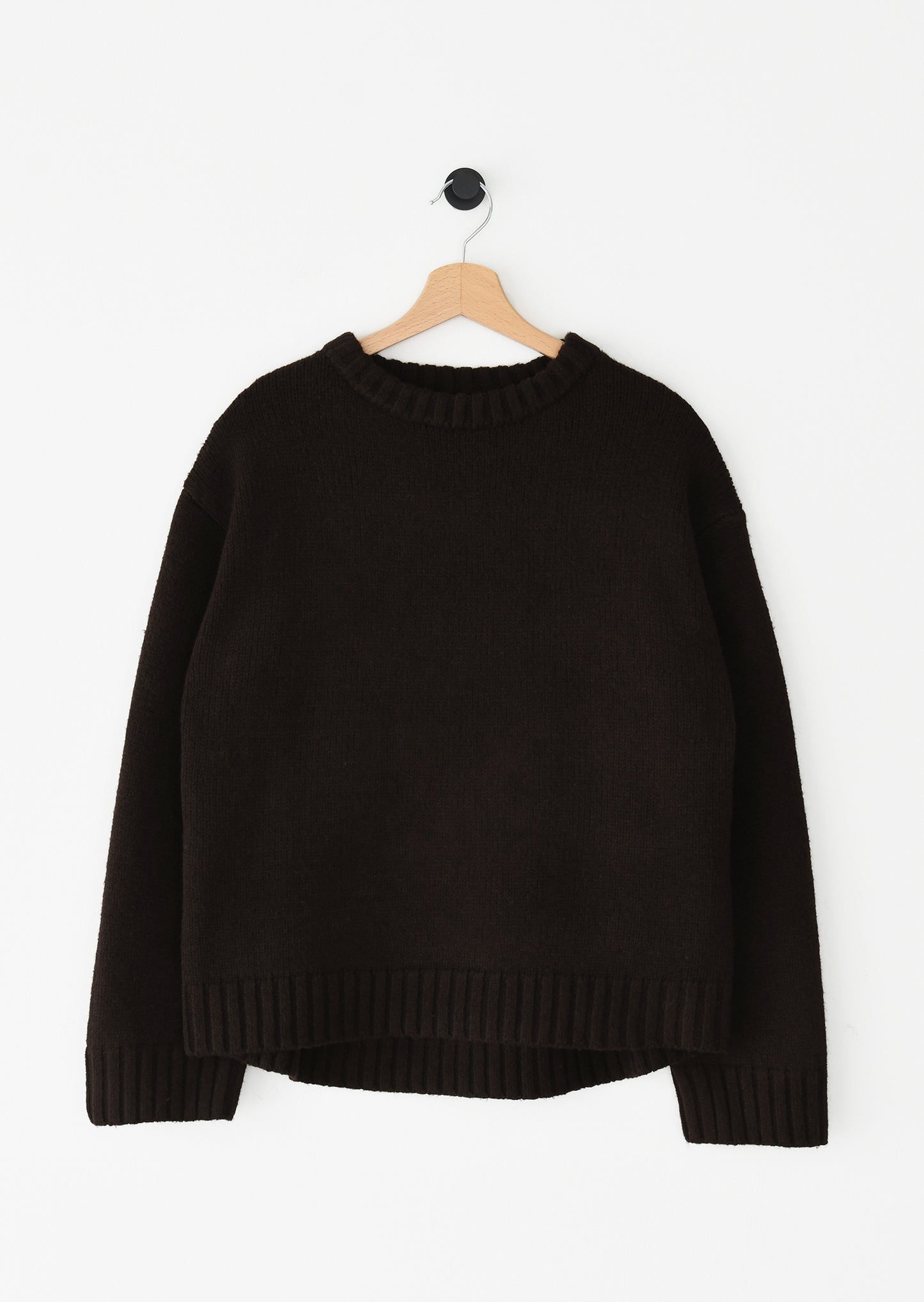 Round neck knit sweater 
