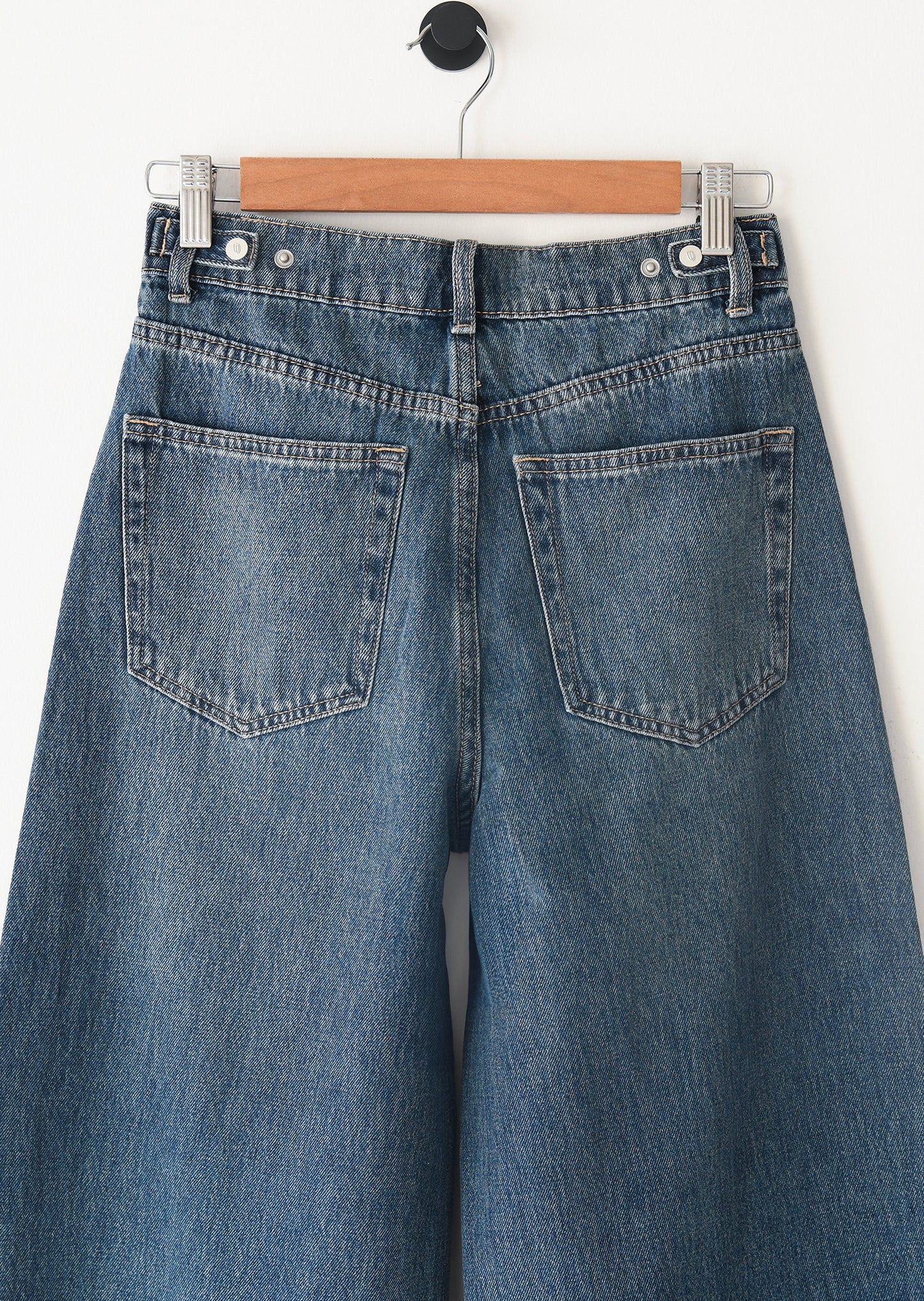 High-waisted barrel jeans
