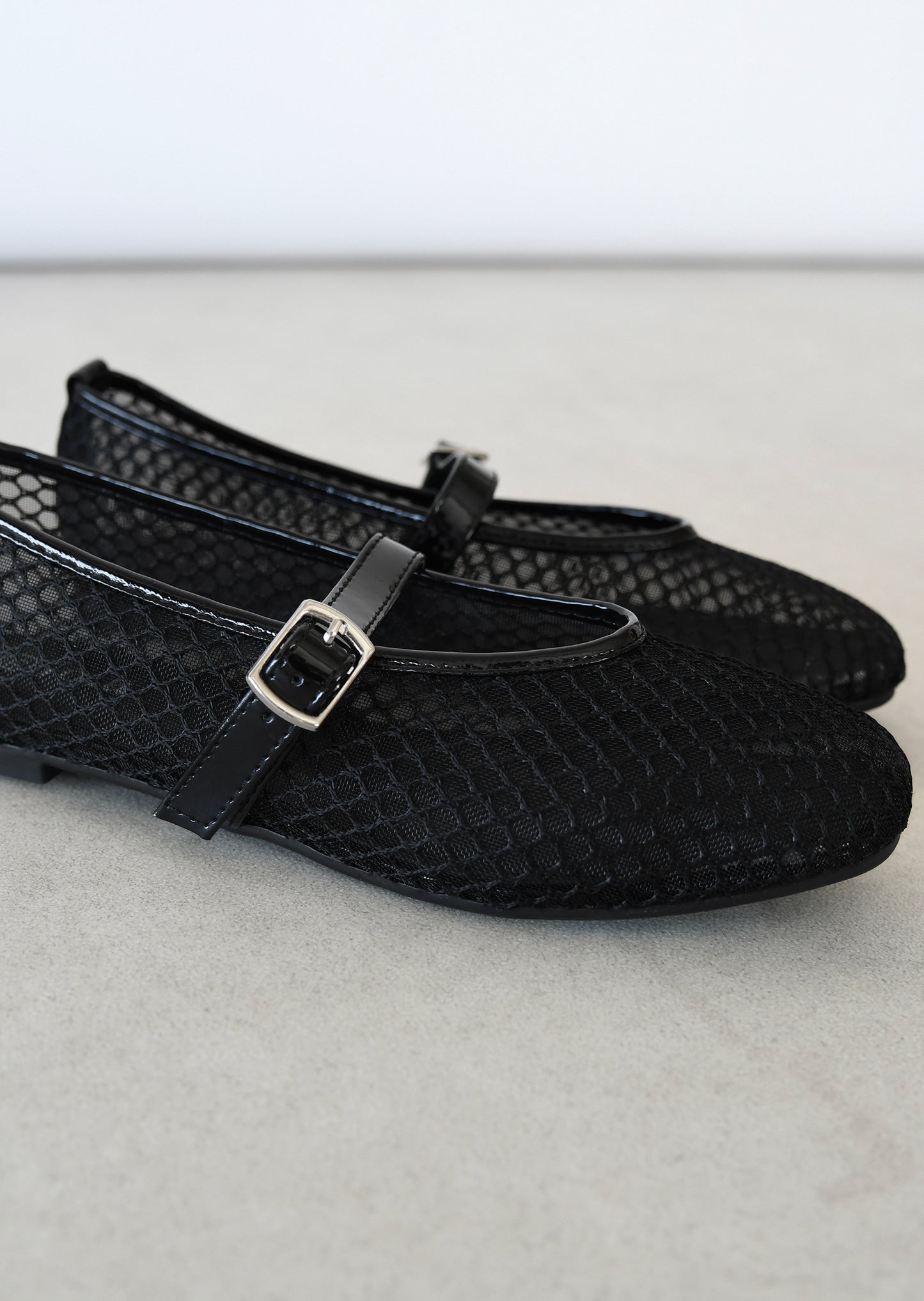 Mesh ballet flats with strap 