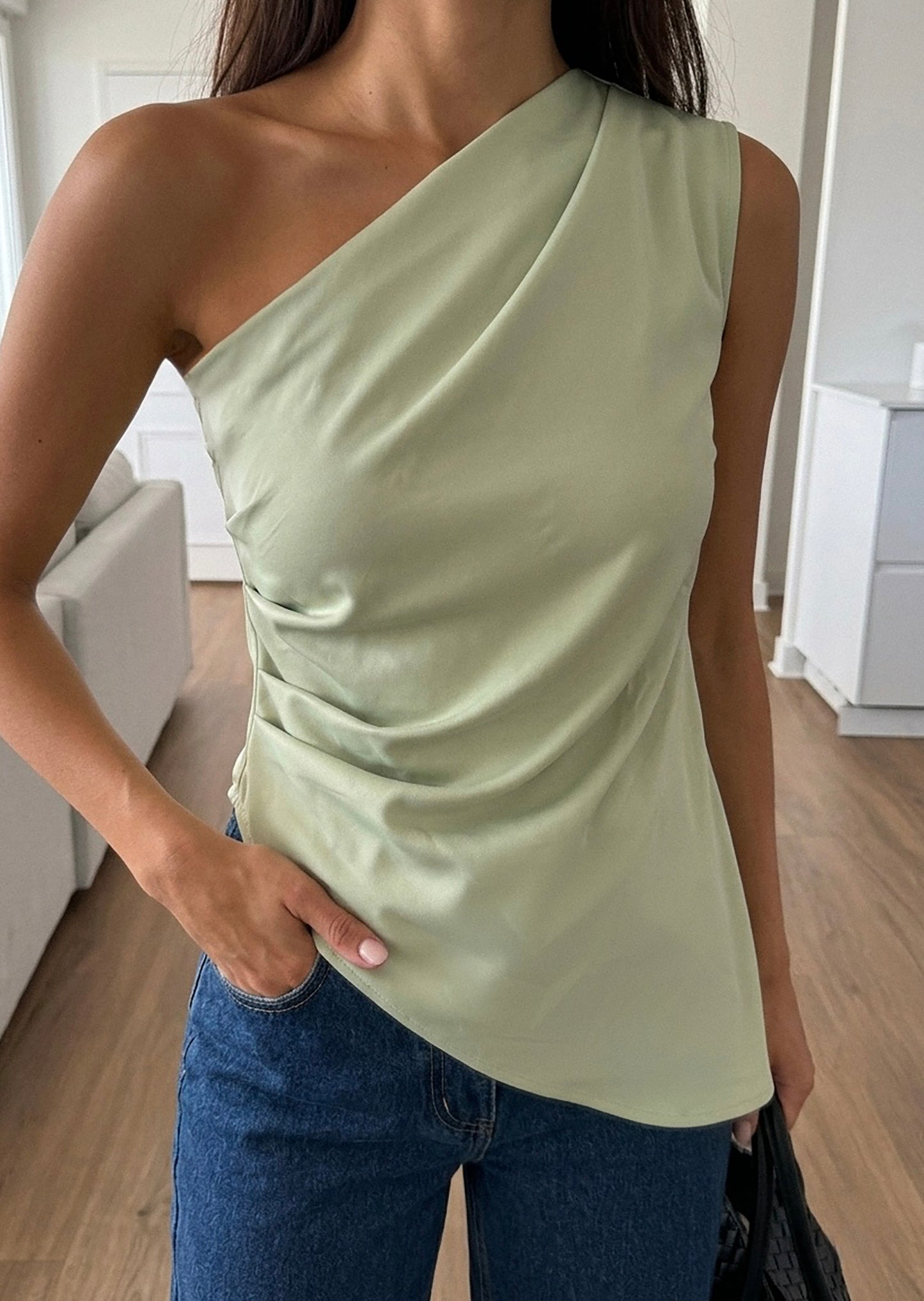 Top asymétrique