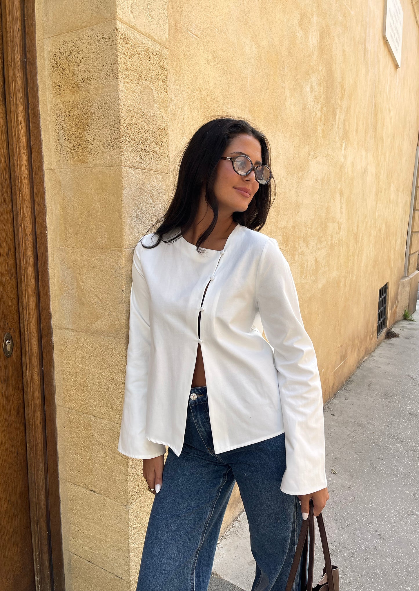 Blusa asimétrica con botones