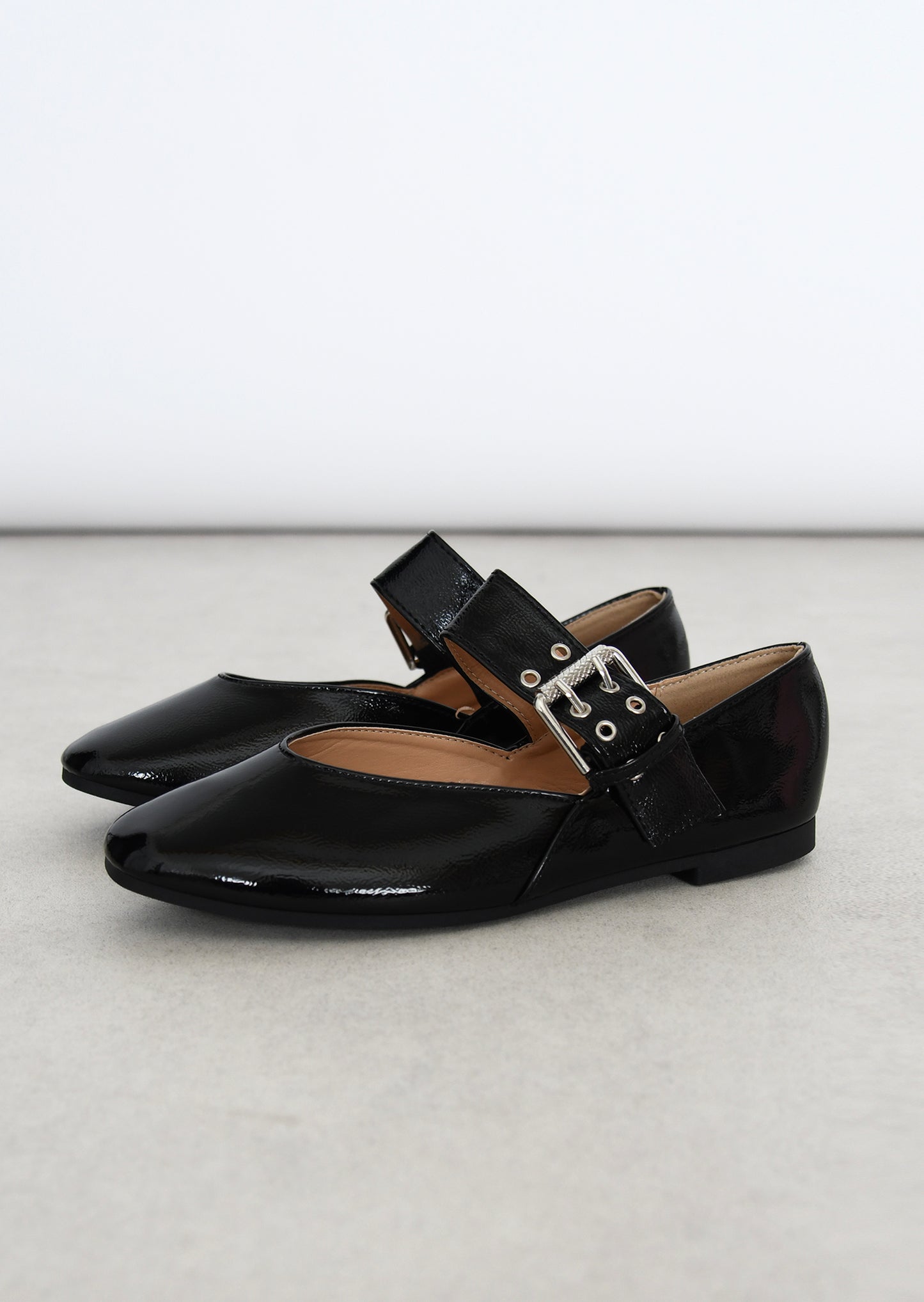 Ballet flats buckle