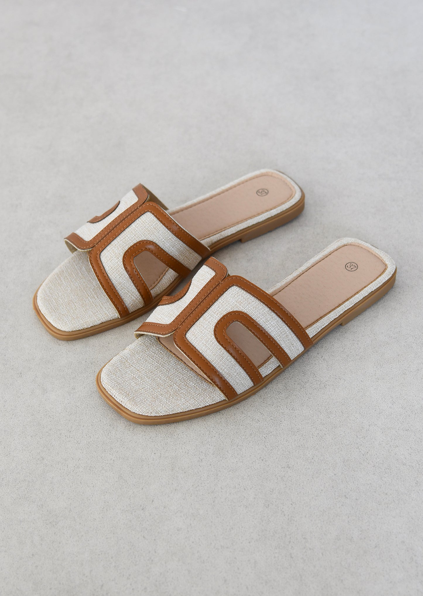 Flat fabric sandals 