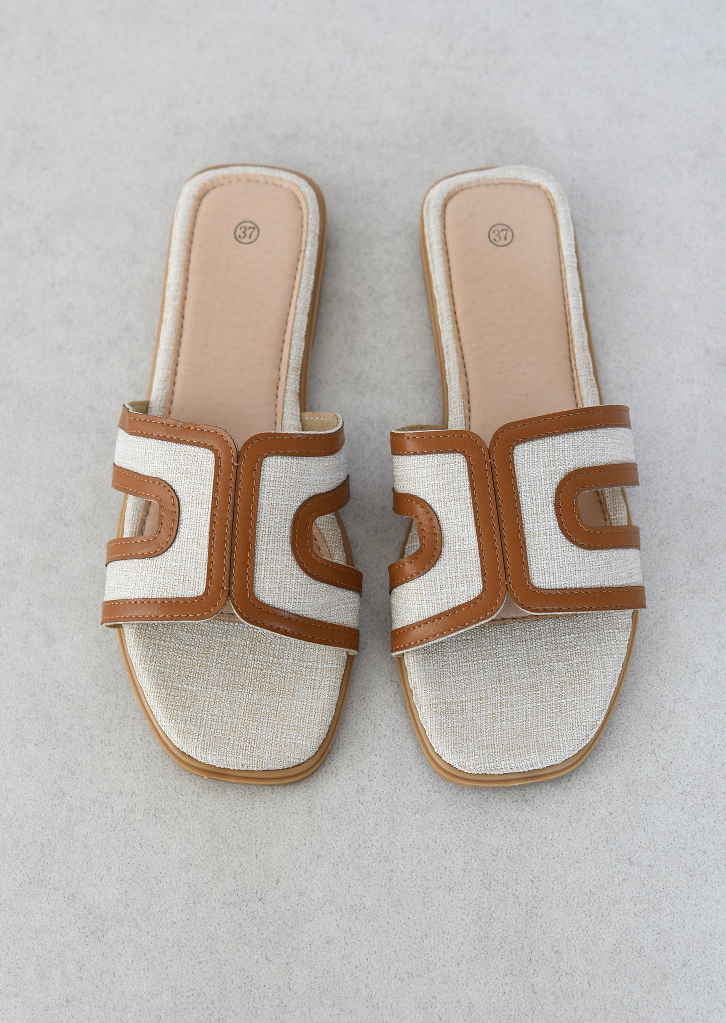 Flat fabric sandals 