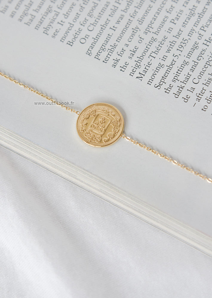 Golden coin bracelet