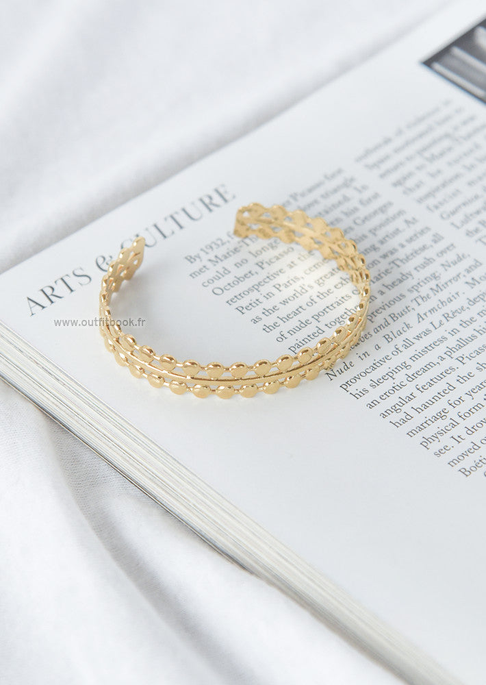 Cuff bracelet in gold tone