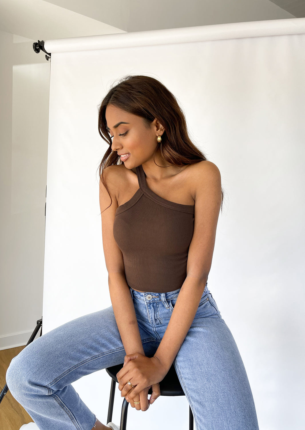 One shoulder crop rib top in brown