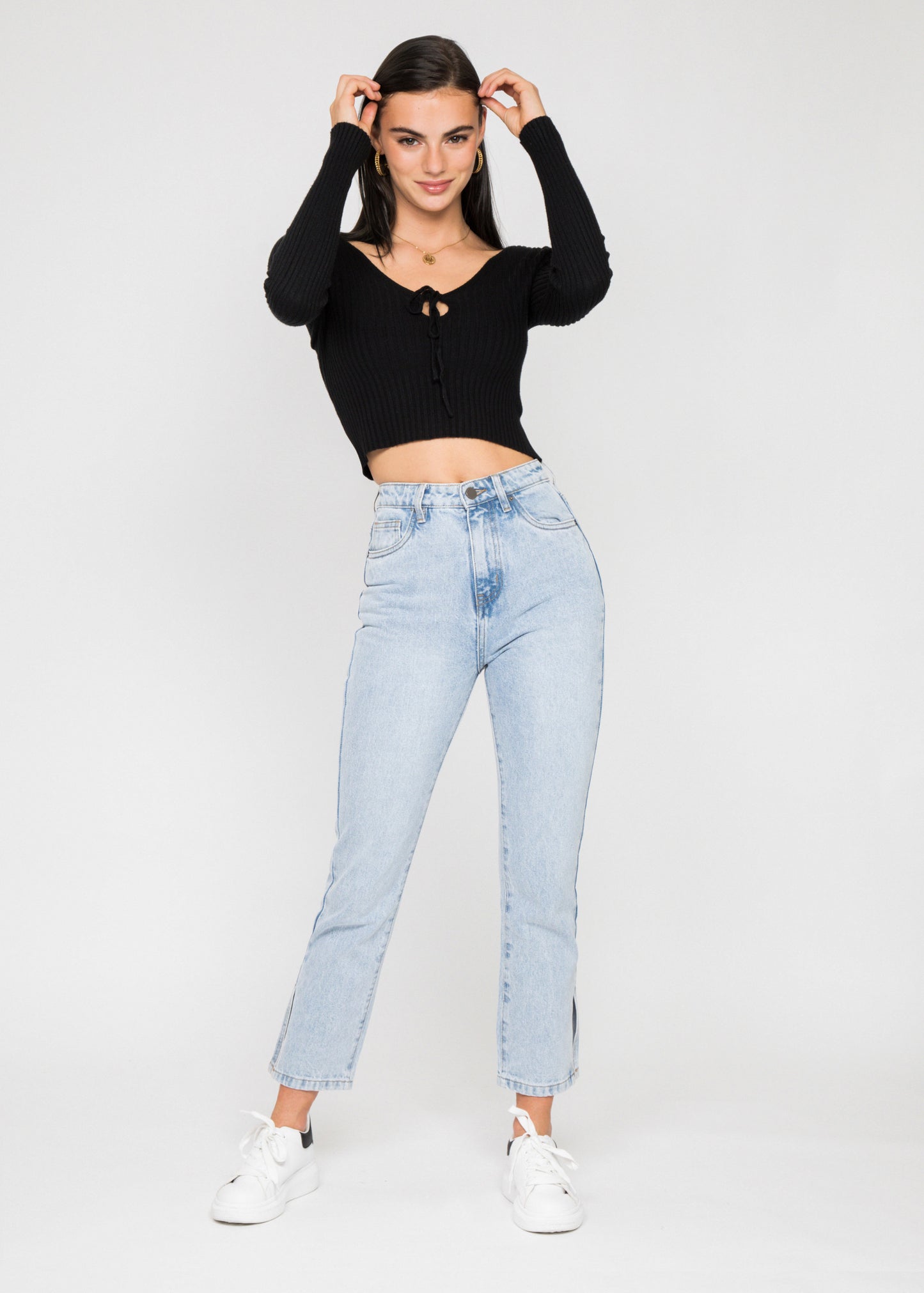 Split hem jeans in light blue