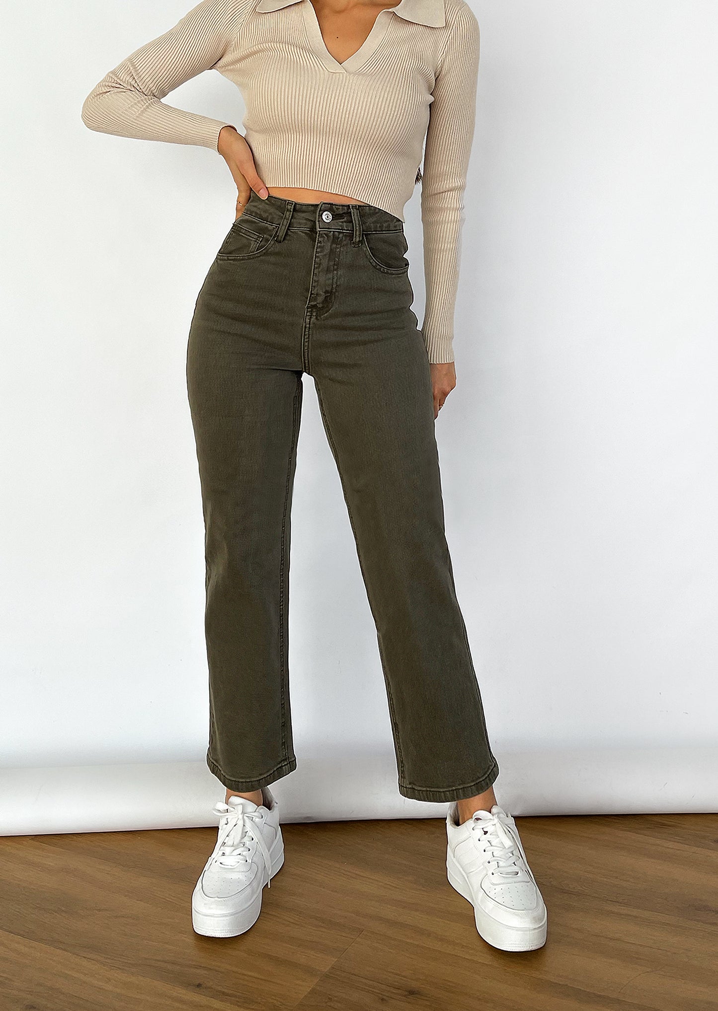 Dad jeans in khaki